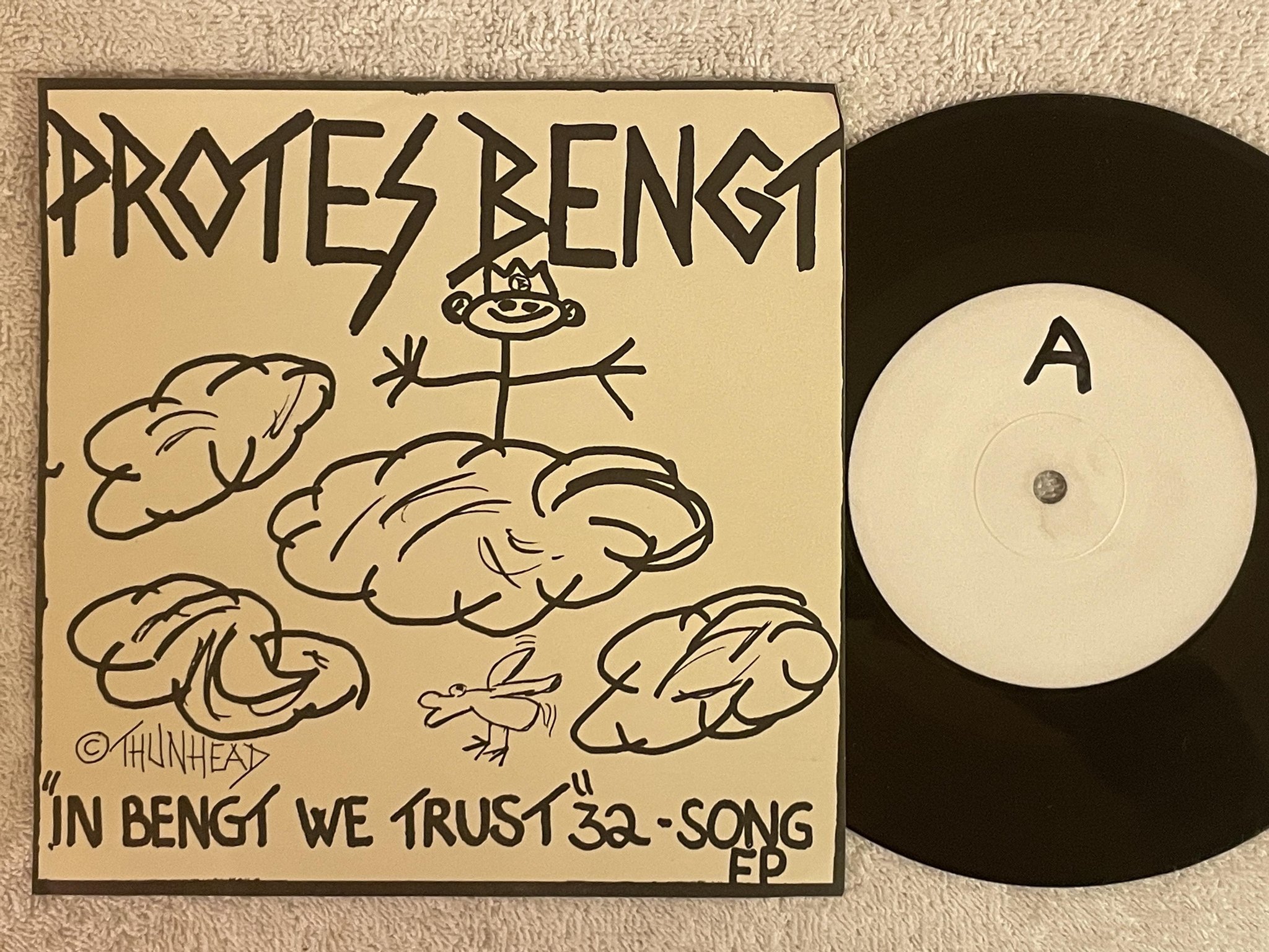 Omslagsbild för skivan PROTES BENGT In Bengt We Trust 7"single -86 ROJ-2 HARDCORE PUNK