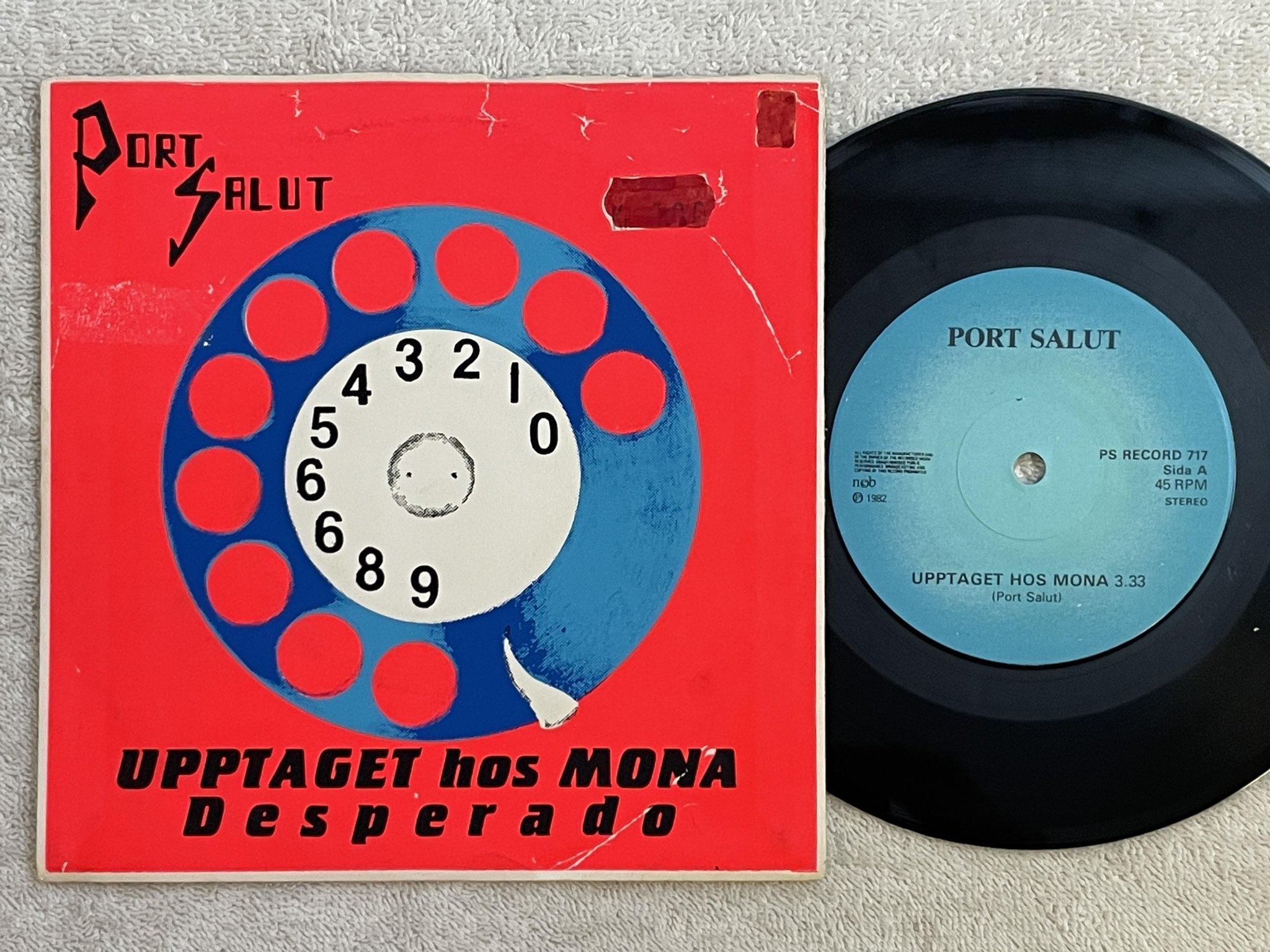 Omslagsbild för skivan PORT SALUT upptage hos Mona 7"single -82 Swe private press PS 717 synth pop
