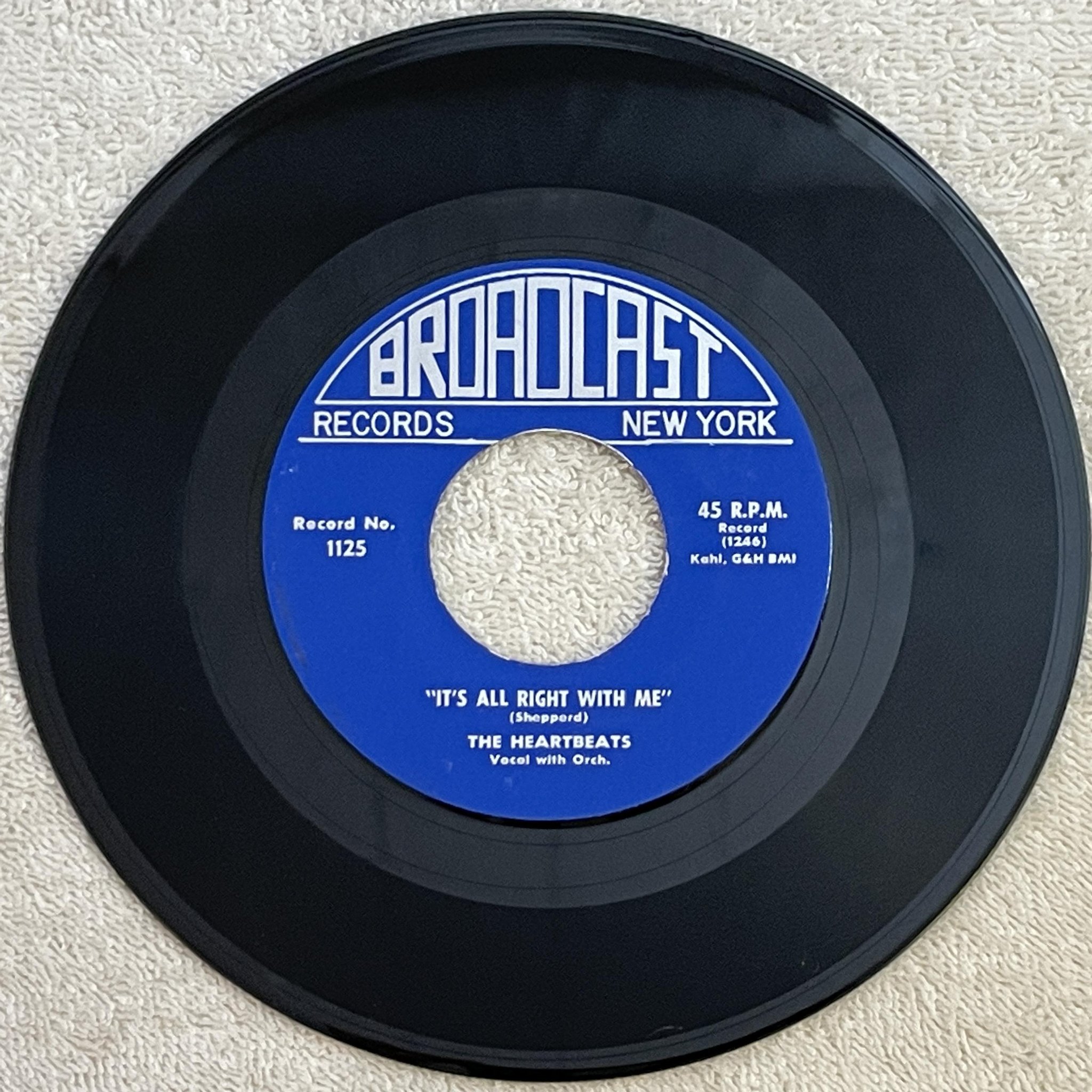 Omslagsbild för skivan THE HEARTBEATS  it's all right with me 7"single  US BROADCAST 1125 rare doo-wop 
