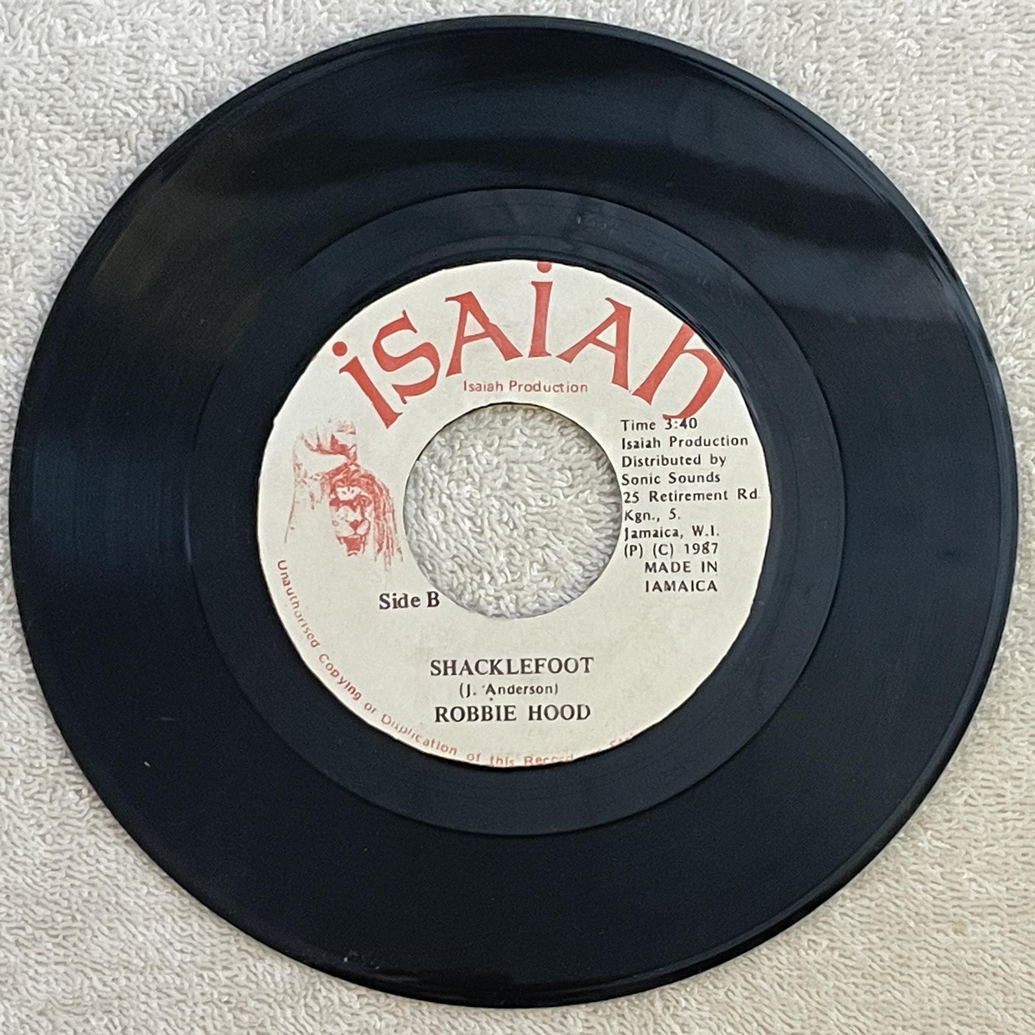 Omslagsbild för skivan ROBBIE HOOD shacklefoot 7" Jamaica ISAIAH roots reggae