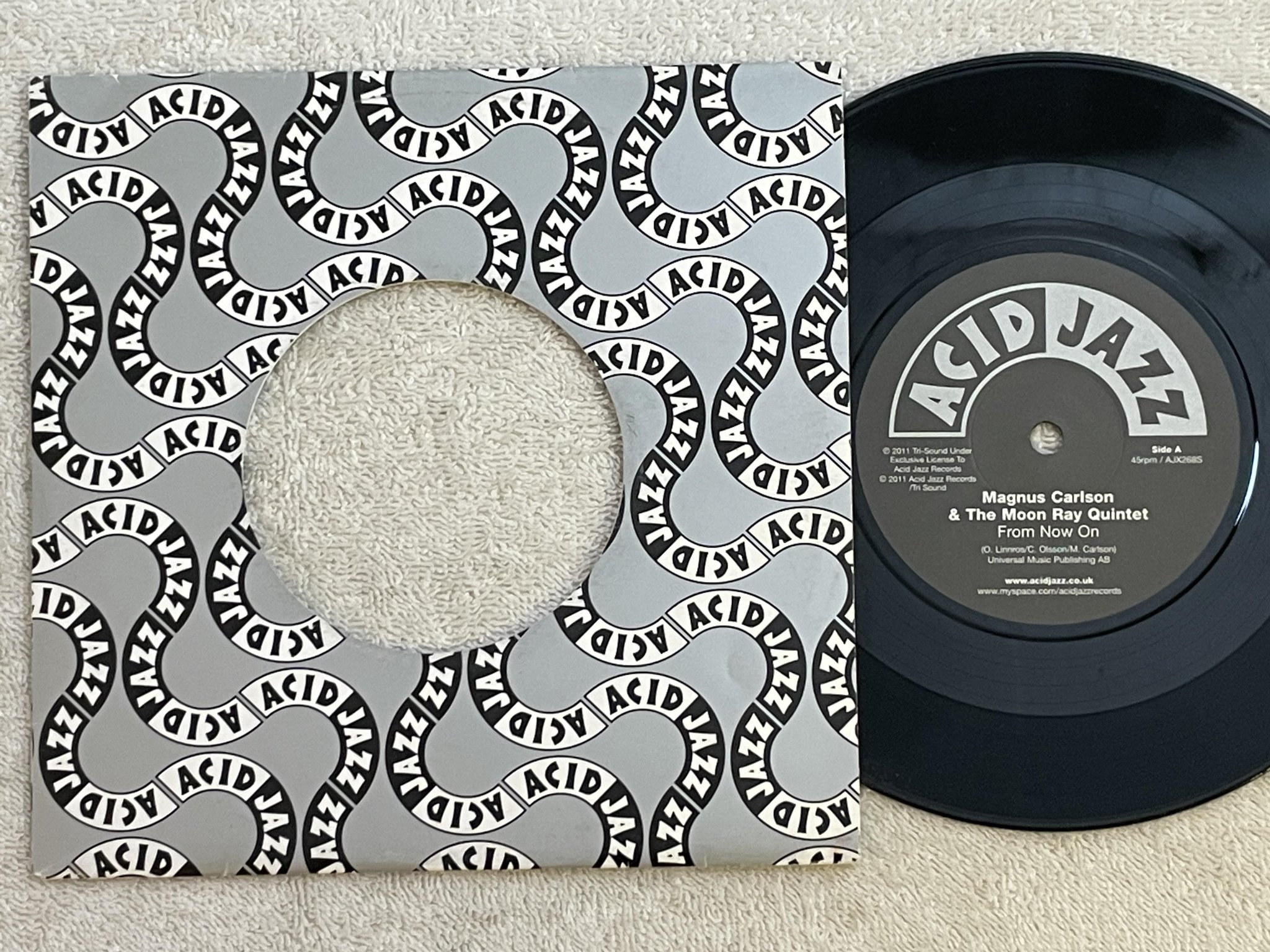 Omslagsbild för skivan MAGNUS CARLSON from now on  7" 2011 UK acid jazz ** RARE **