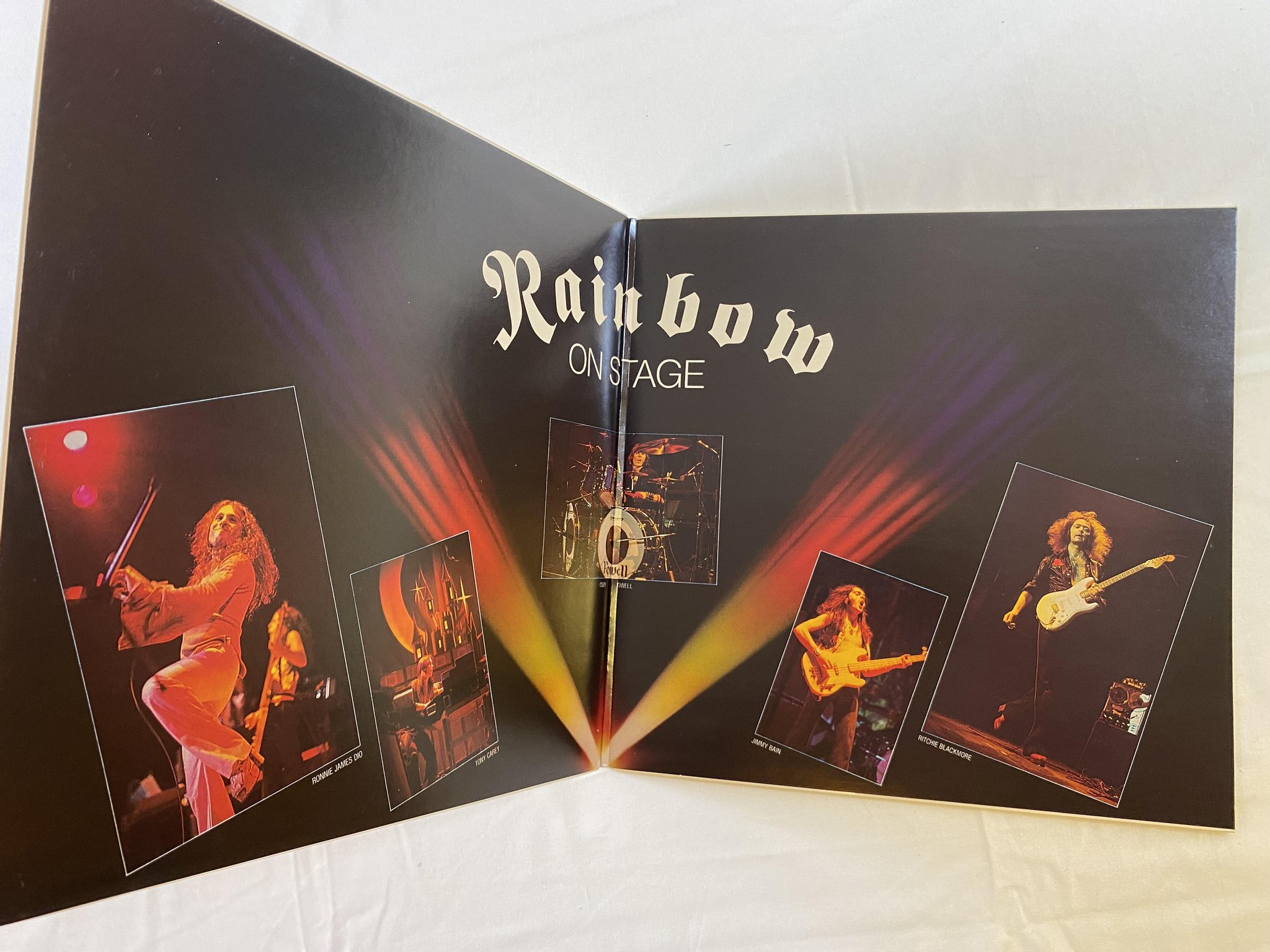 Omslagsbild för skivan RAINBOW on stage 2xLP -77 ncb POLYDOR 2672038