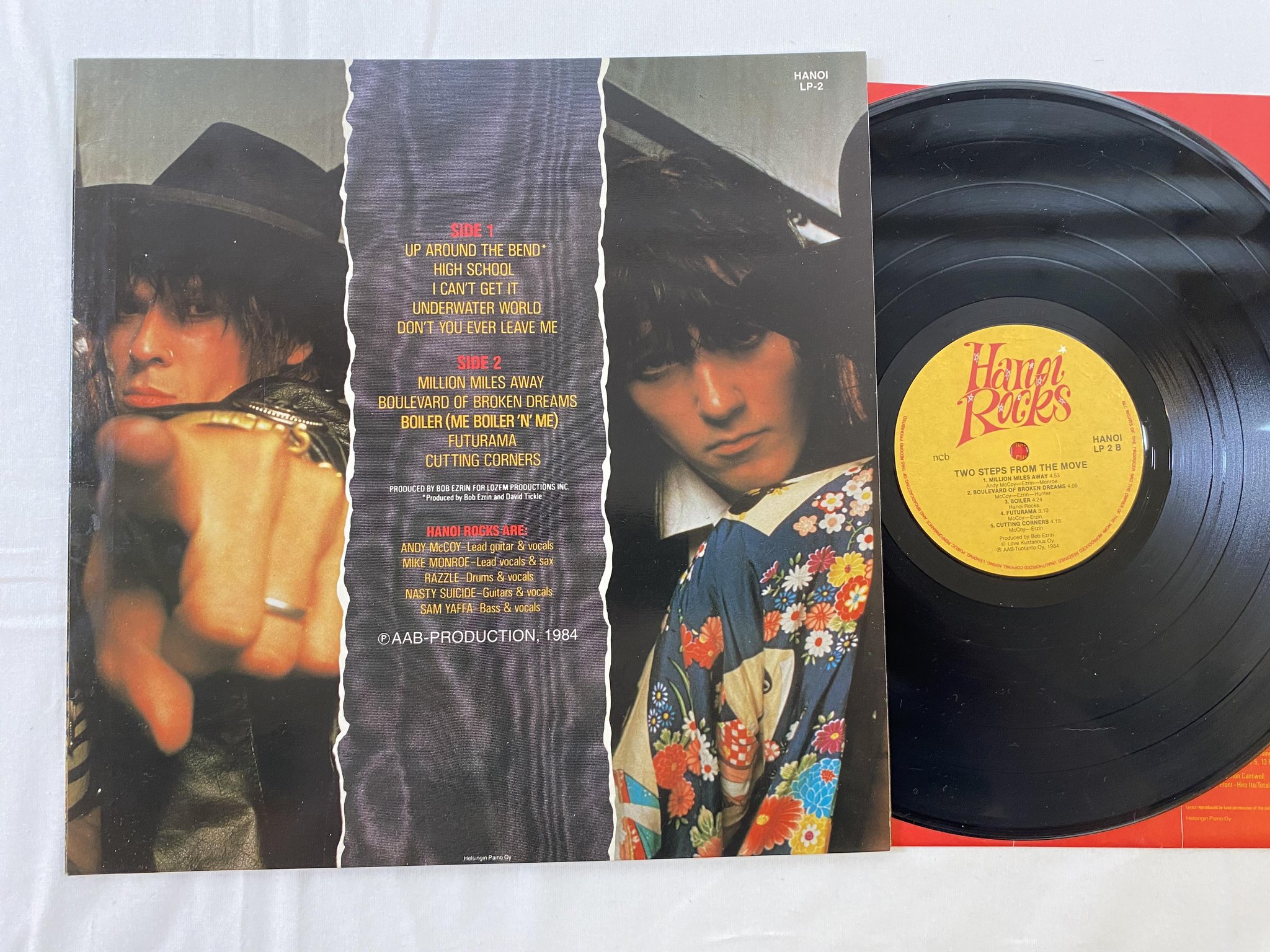 Omslagsbild för skivan HANOI ROCKS two steps from the move LP -84 Finland AAB HANOI LP 2 