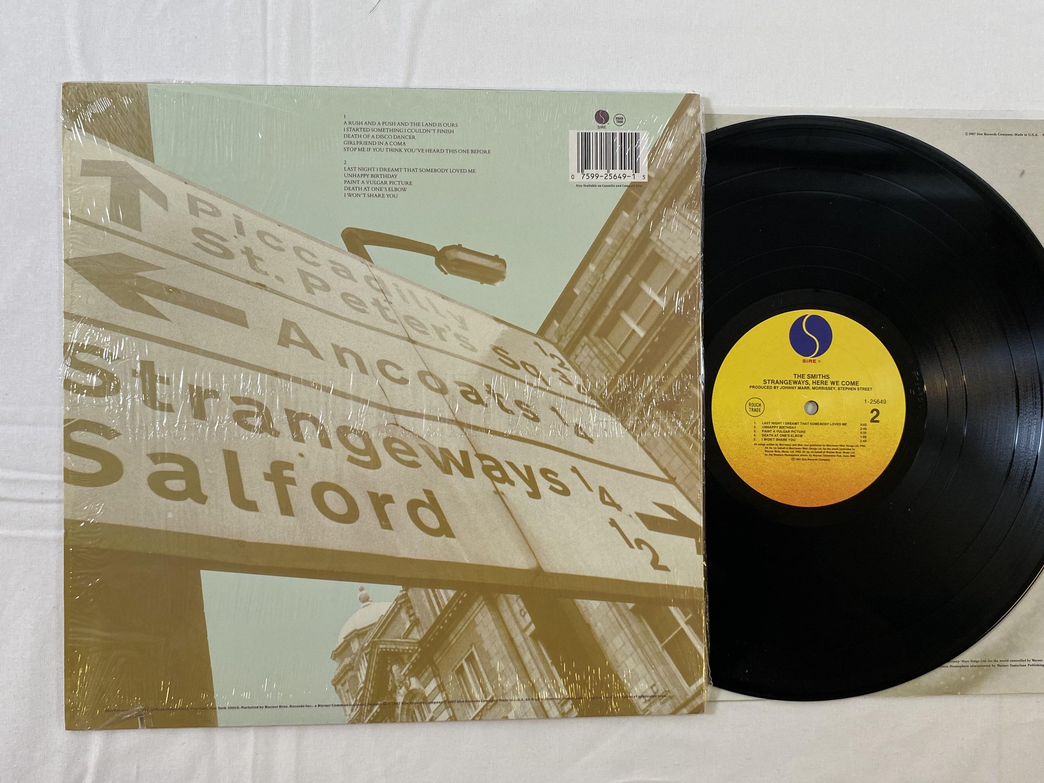 Omslagsbild för skivan THE SMITHS strangeways, here we come LP -87 US SIRE 1-25649 