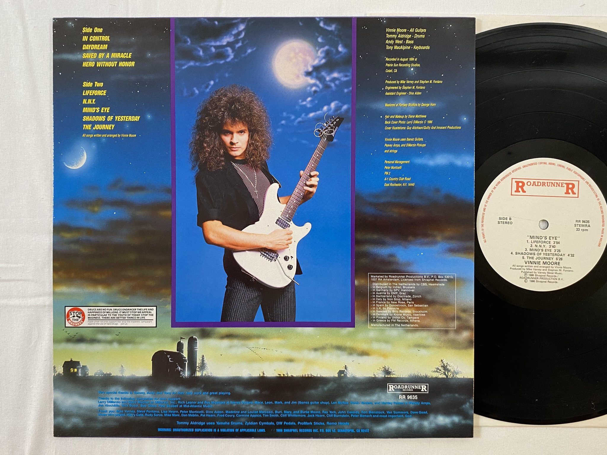 Omslagsbild för skivan VINNIE MOORE mind's eye LP -86 Hol ROADRUNNER RR 9635