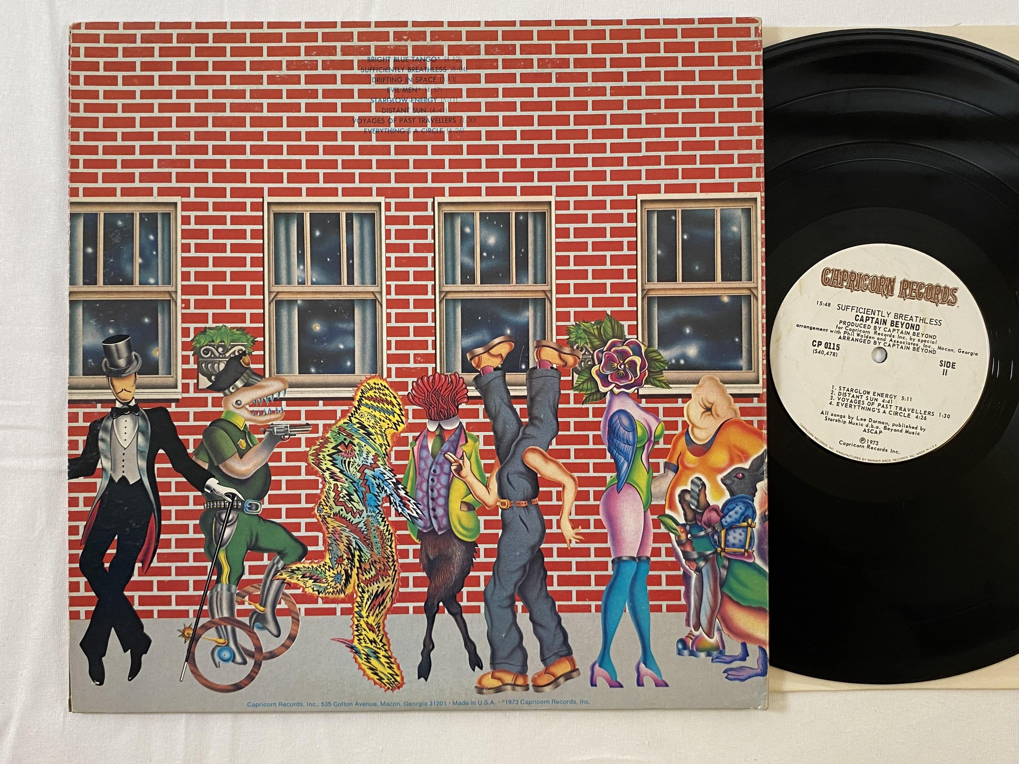 Omslagsbild för skivan CAPTAIN BEYOND sufficiently breathless LP -73 US CAPRICORN CP 0115