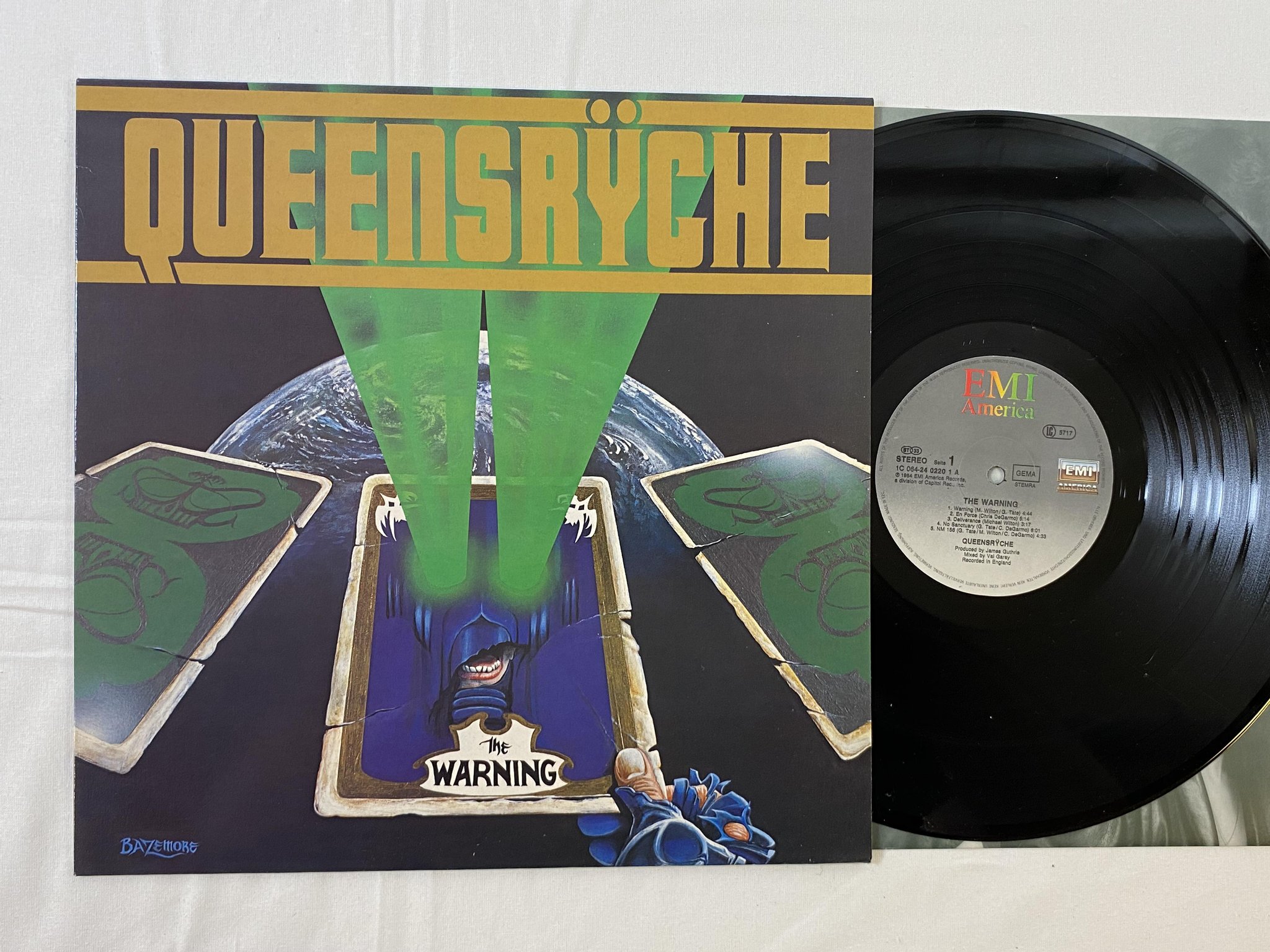 Omslagsbild för skivan QUEENSRYCHE the warning LP -84 EMI AMERICAN  064 24 0220 1