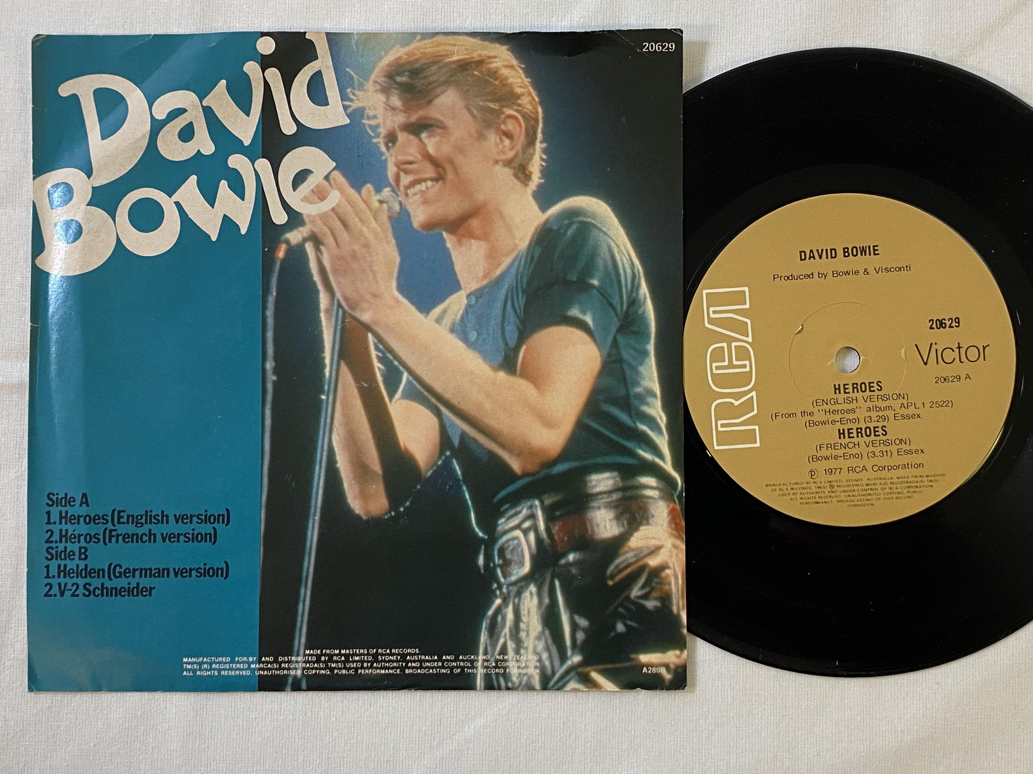 Omslagsbild för skivan DAVID BOWIE heroes 7"single Australia RCA 20629