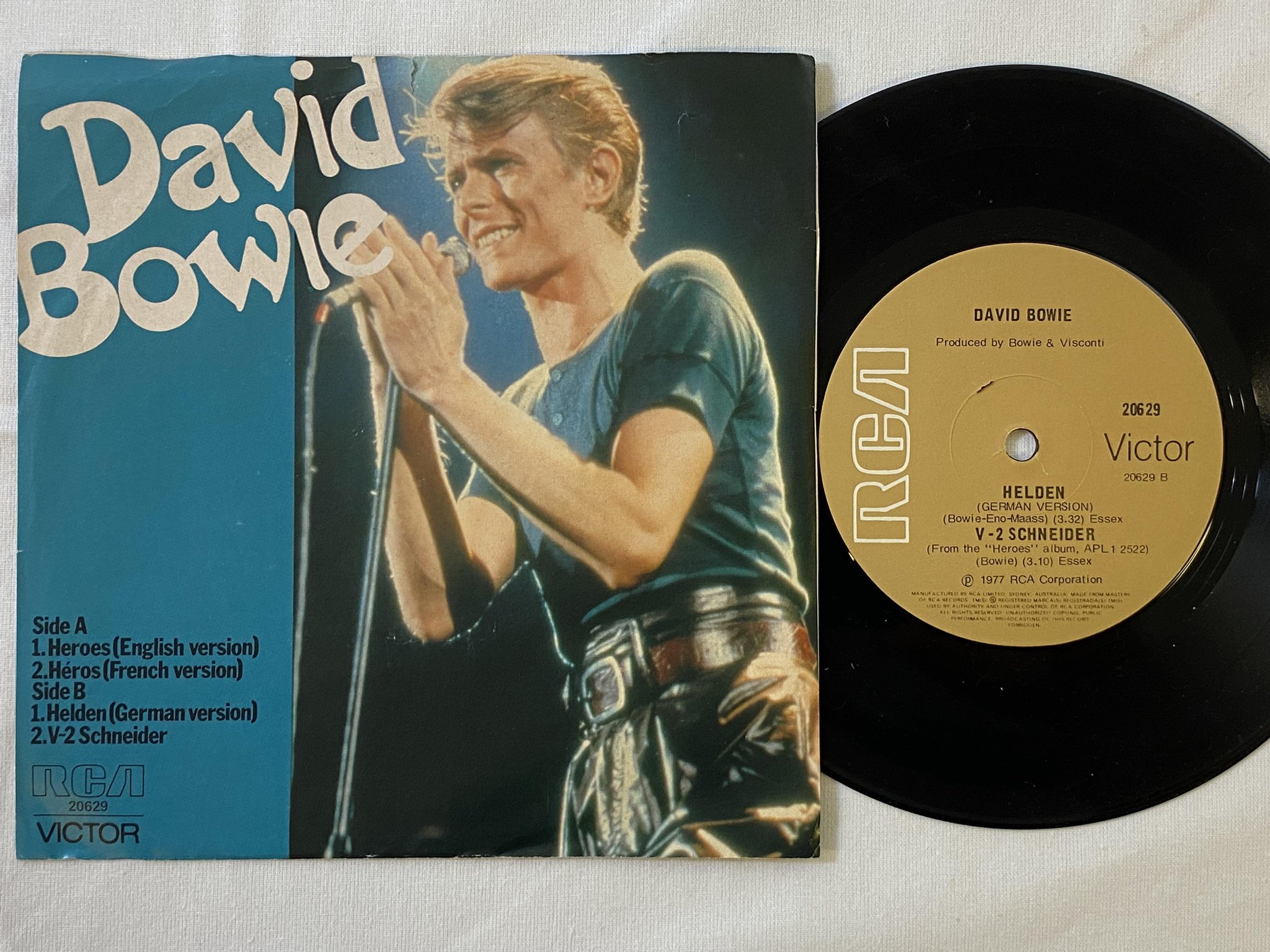 Omslagsbild för skivan DAVID BOWIE heroes 7"single Australia RCA 20629