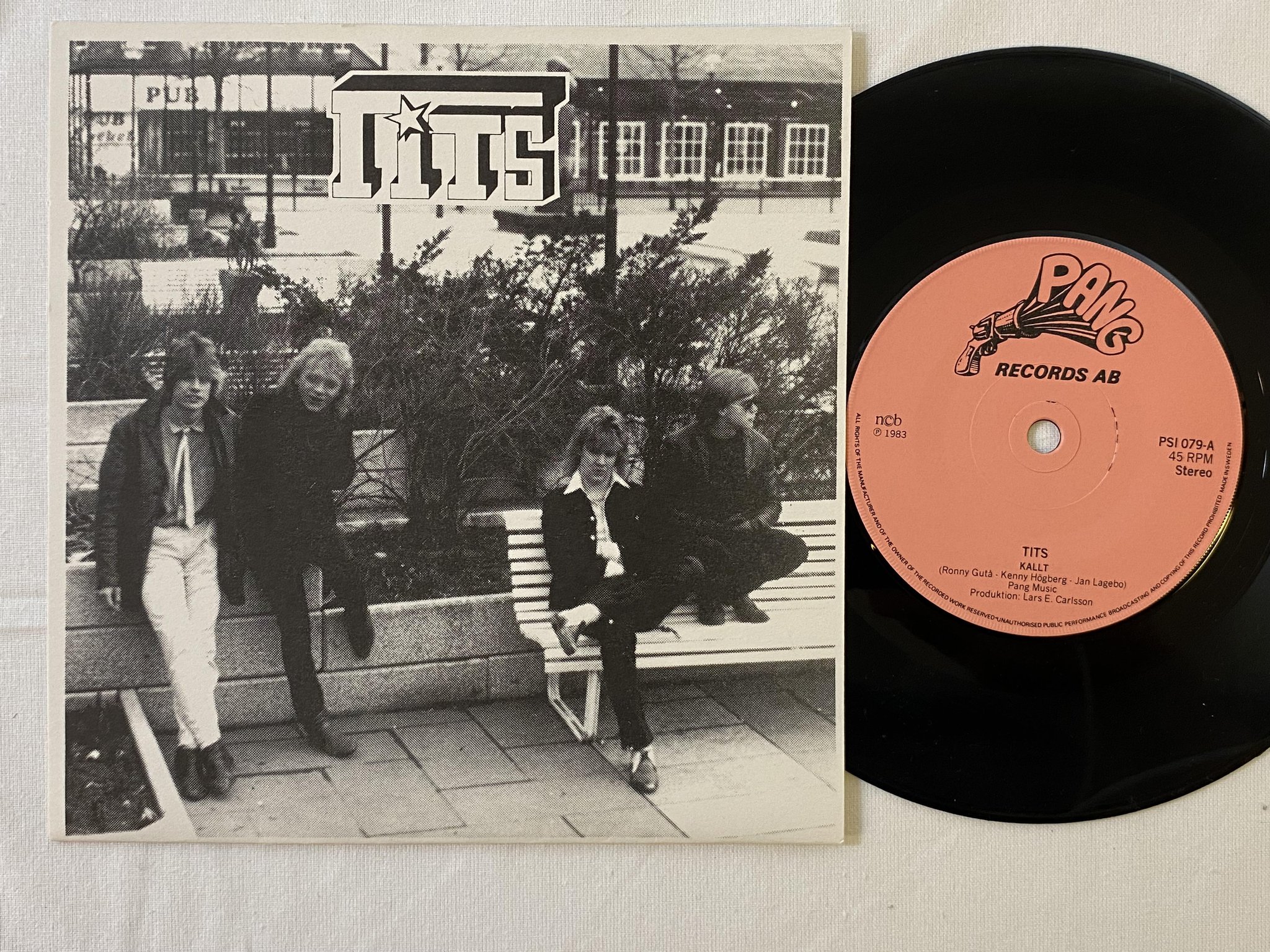 Omslagsbild för skivan TITS folk  7"single -83 Swe PANG PSI 079 ** mega rare punk **