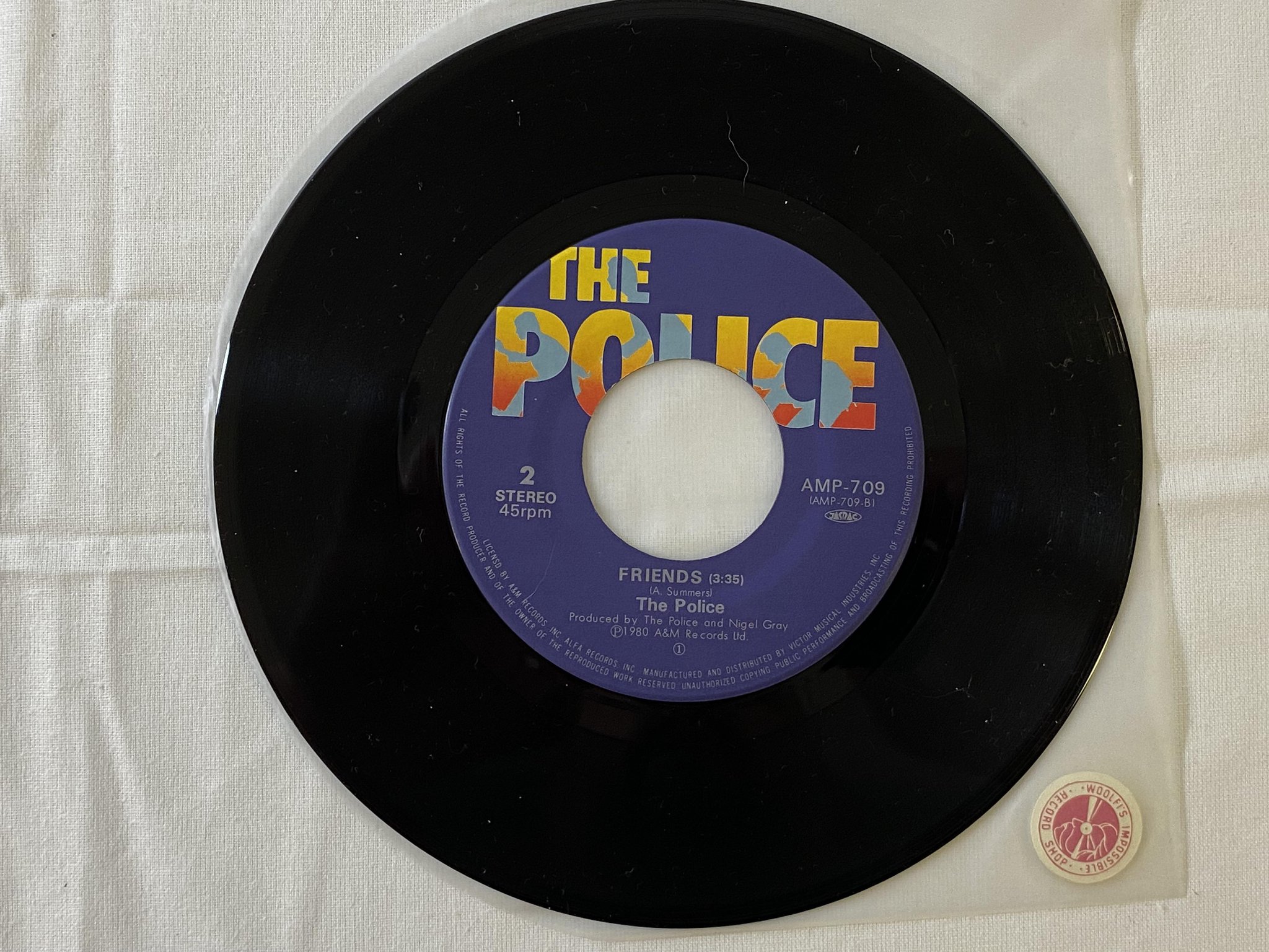 Omslagsbild för skivan THE POLICE don't stand so close to me 7"single -80 Japan POLYDOR AMP-709