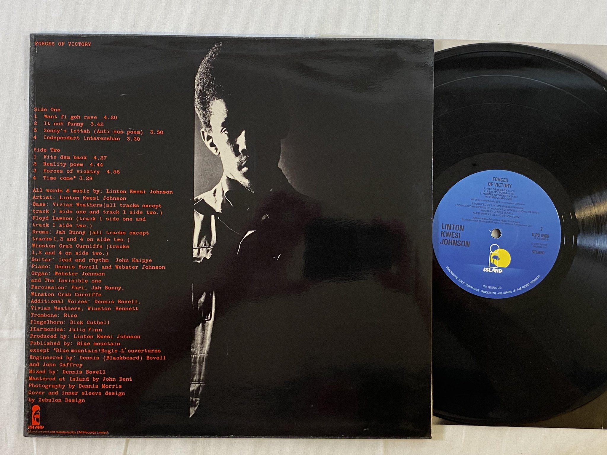 Omslagsbild för skivan LINTON KWESI JOHNSON forces of victory LP -79 UK ISLAND ILPS 9566