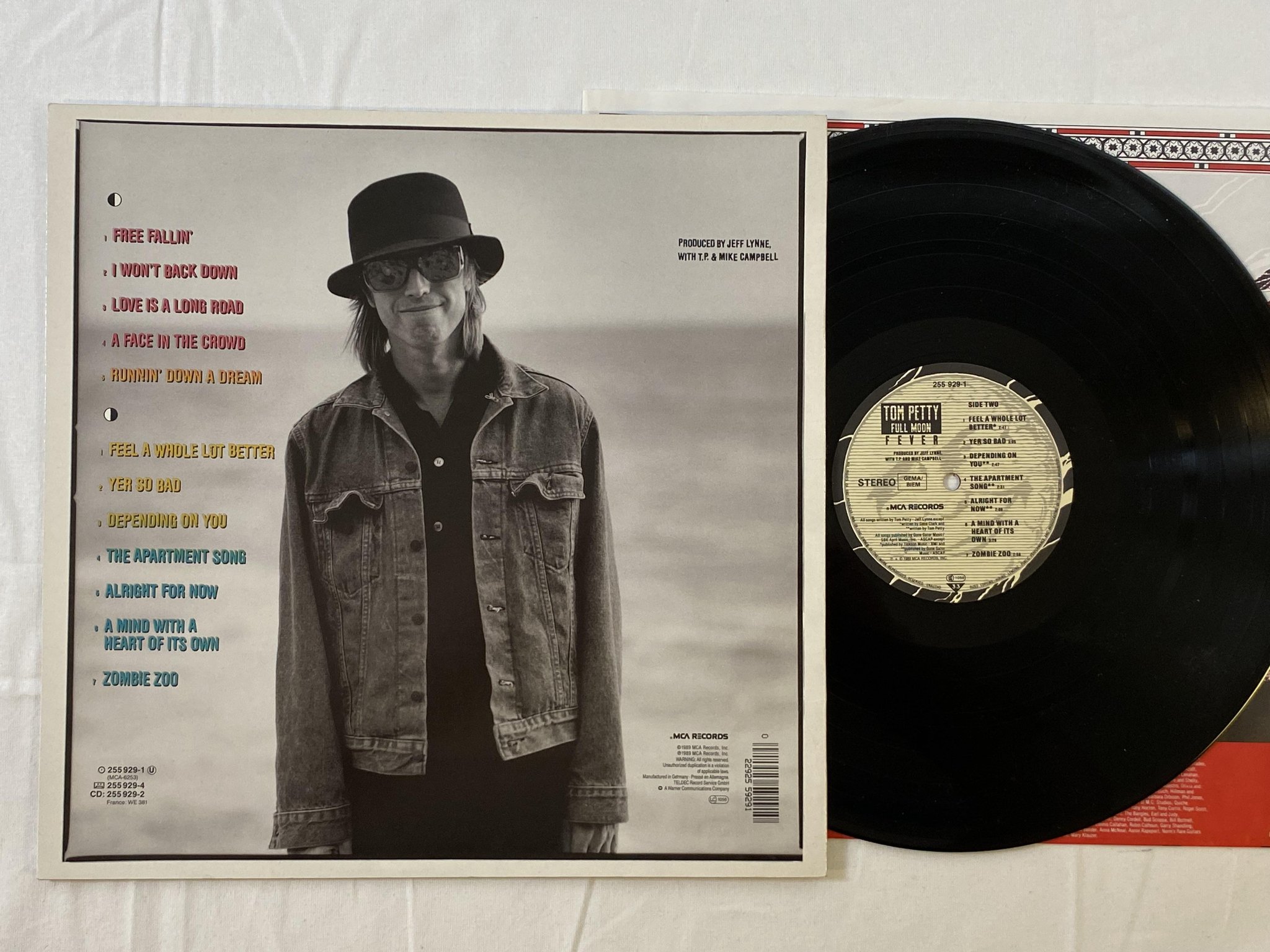 Omslagsbild för skivan TOM PETTY full moon LP -89 Hol MCA 255 929-1 " free fallin' "