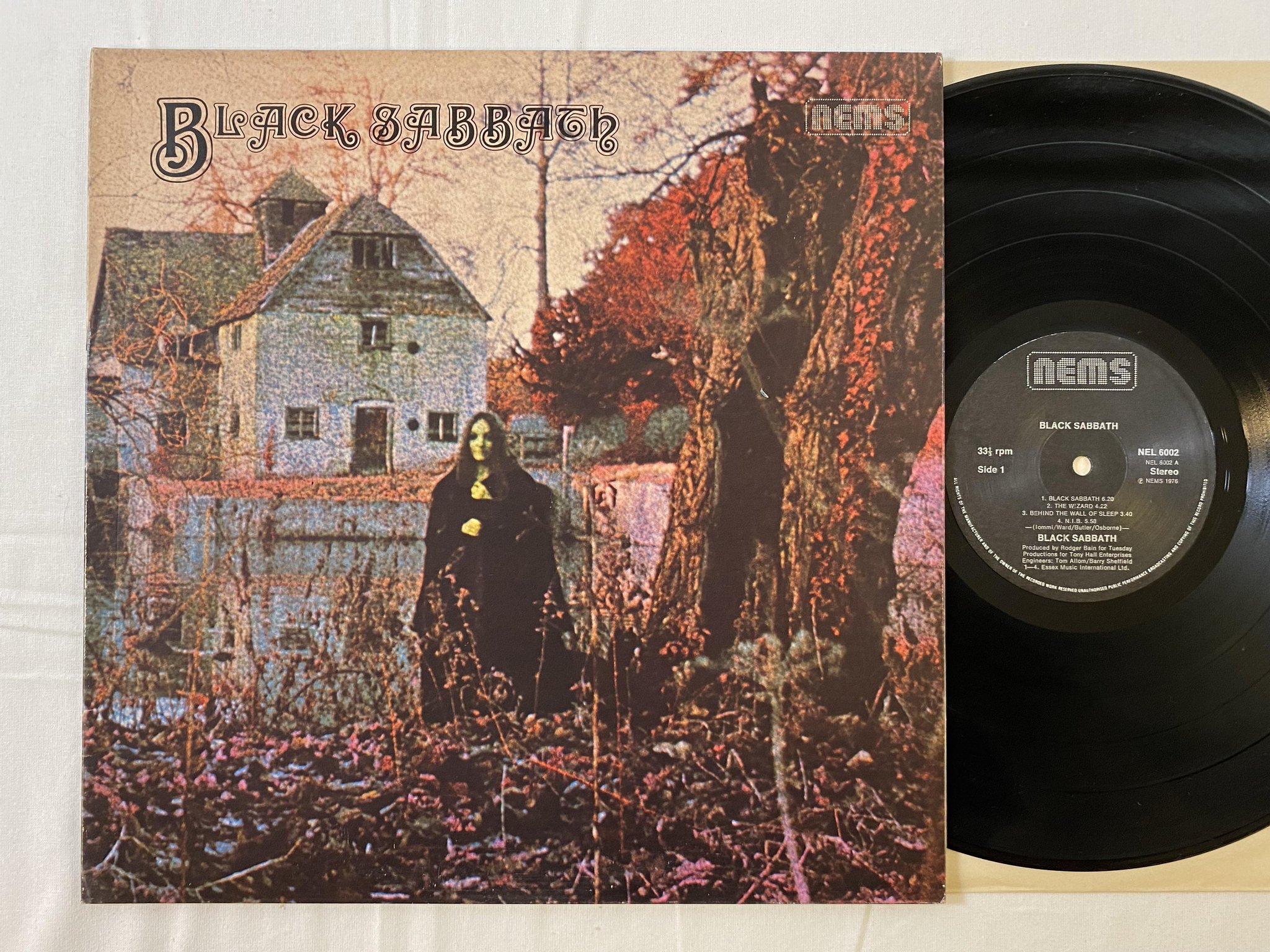 Omslagsbild för skivan BLACK SABBATH s/t LP UK NEMS NEL 6002