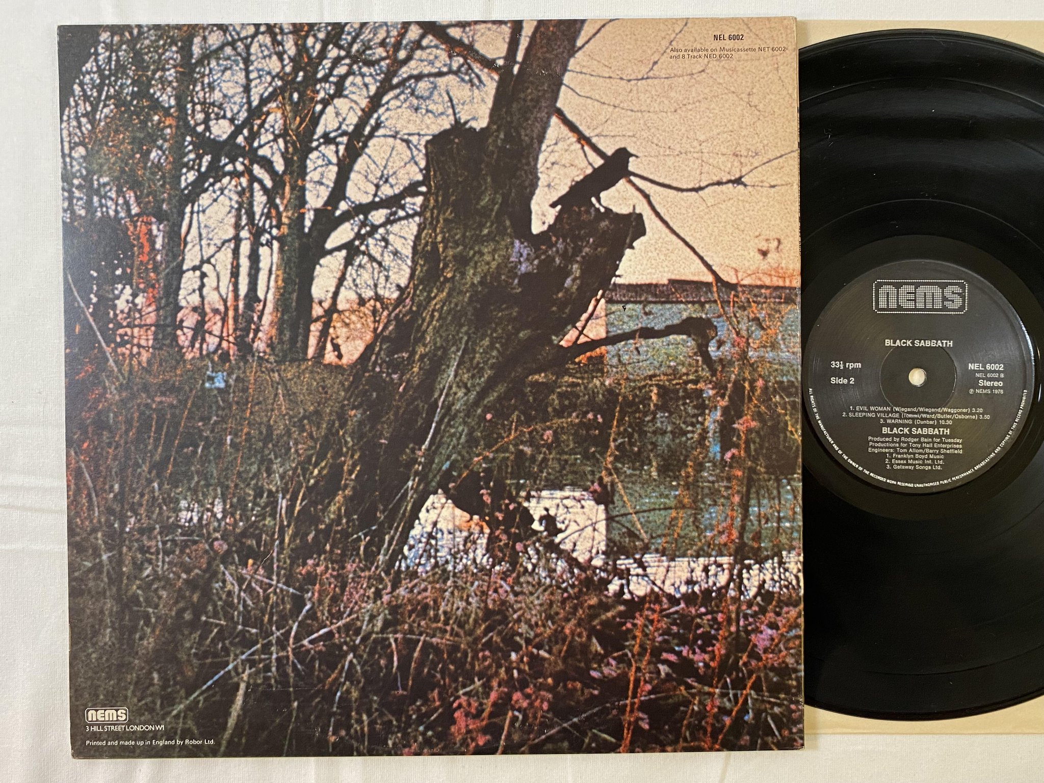 Omslagsbild för skivan BLACK SABBATH s/t LP UK NEMS NEL 6002