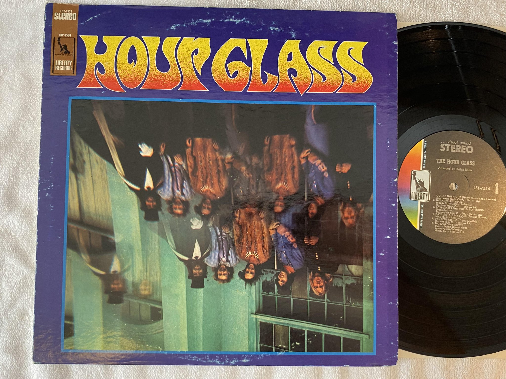 Omslagsbild för skivan THE HOUR GLASS s/t LP -67 US LIBERTY LST-7536 