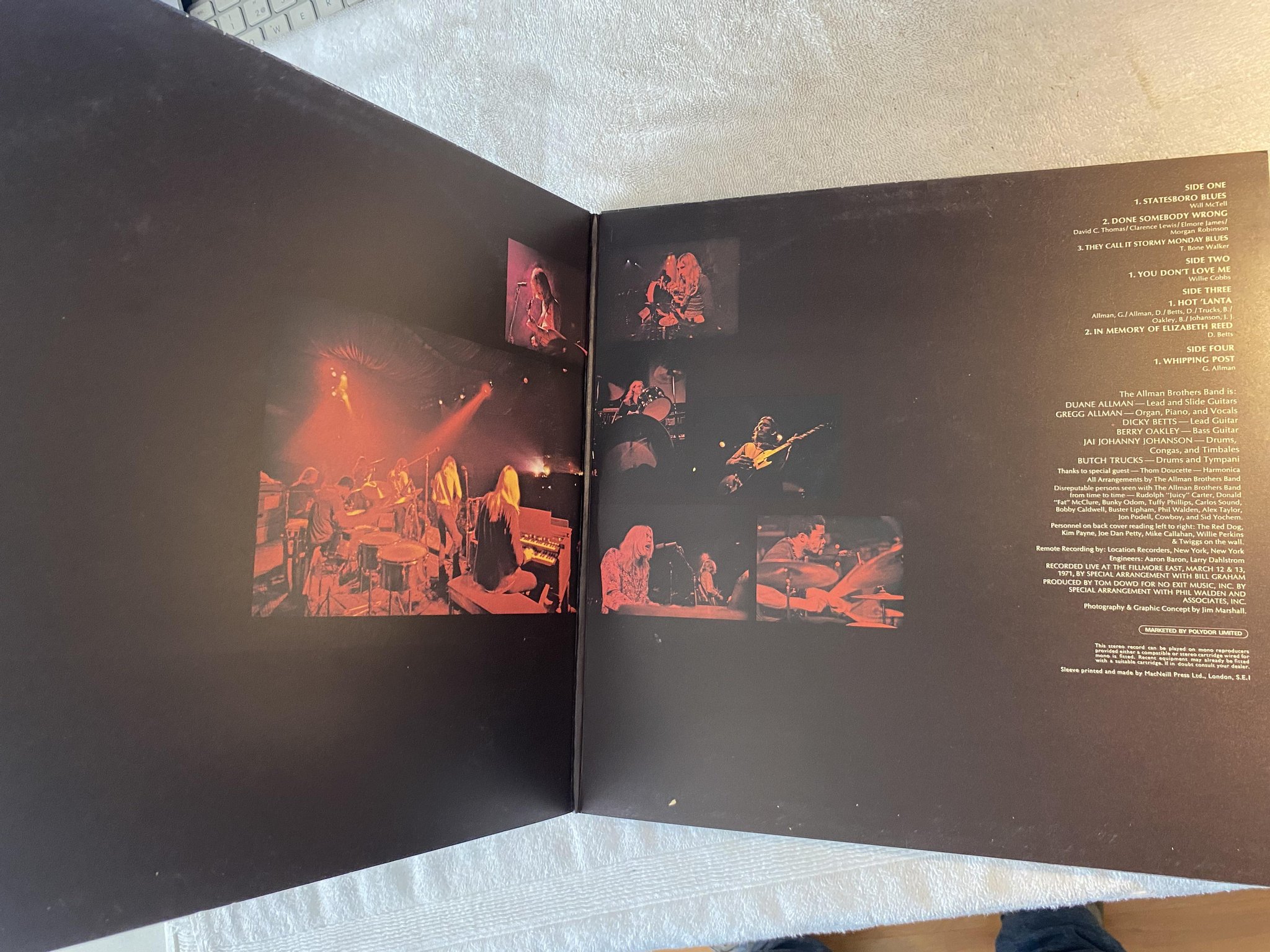 Omslagsbild för skivan THE ALLMAN BROTHERS BAND at Fillmore East 2xLP -71 UK CAPRICORN 2476 011