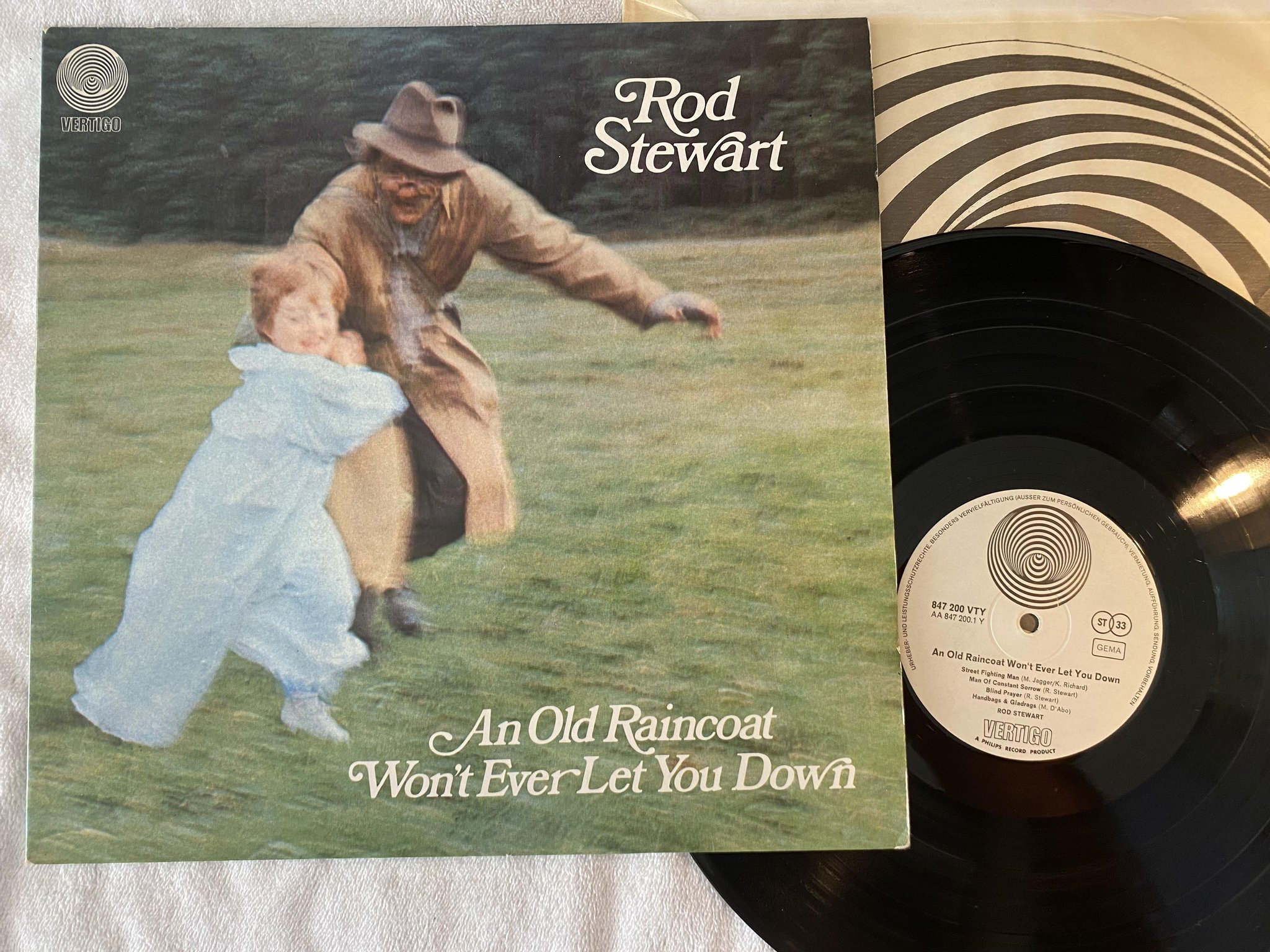Omslagsbild för skivan ROD STEWART an old raincoat won't ever let you down LP Ger VERTIGO 847200 VTY