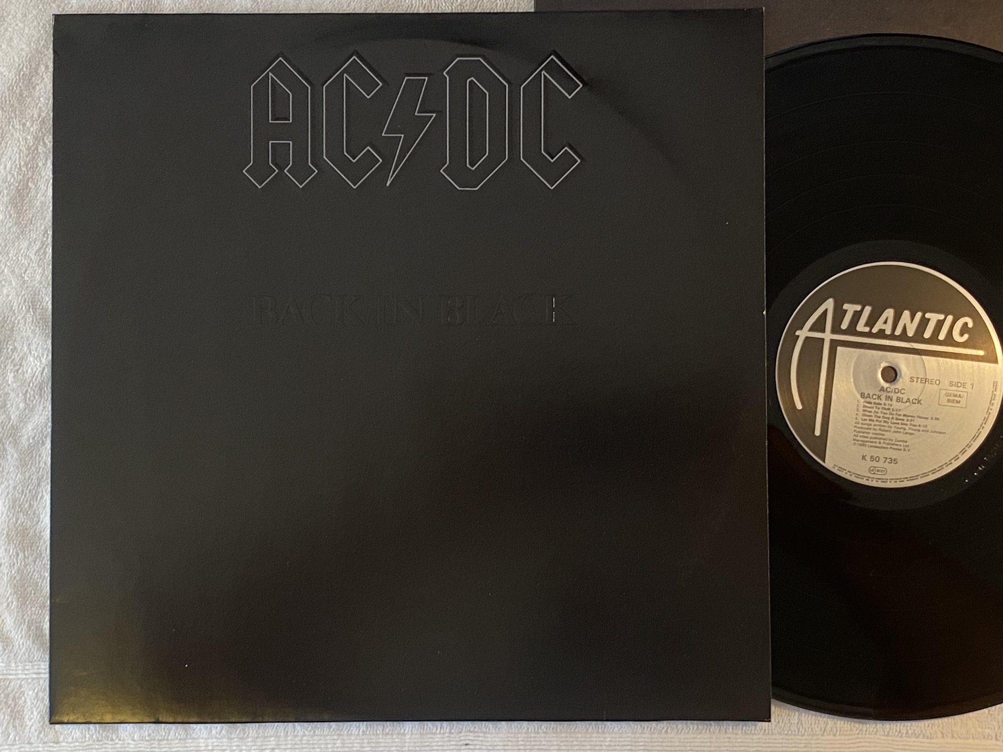 Omslagsbild för skivan AC/DC back in black LP -80 Ger ATLANTIC K 50735