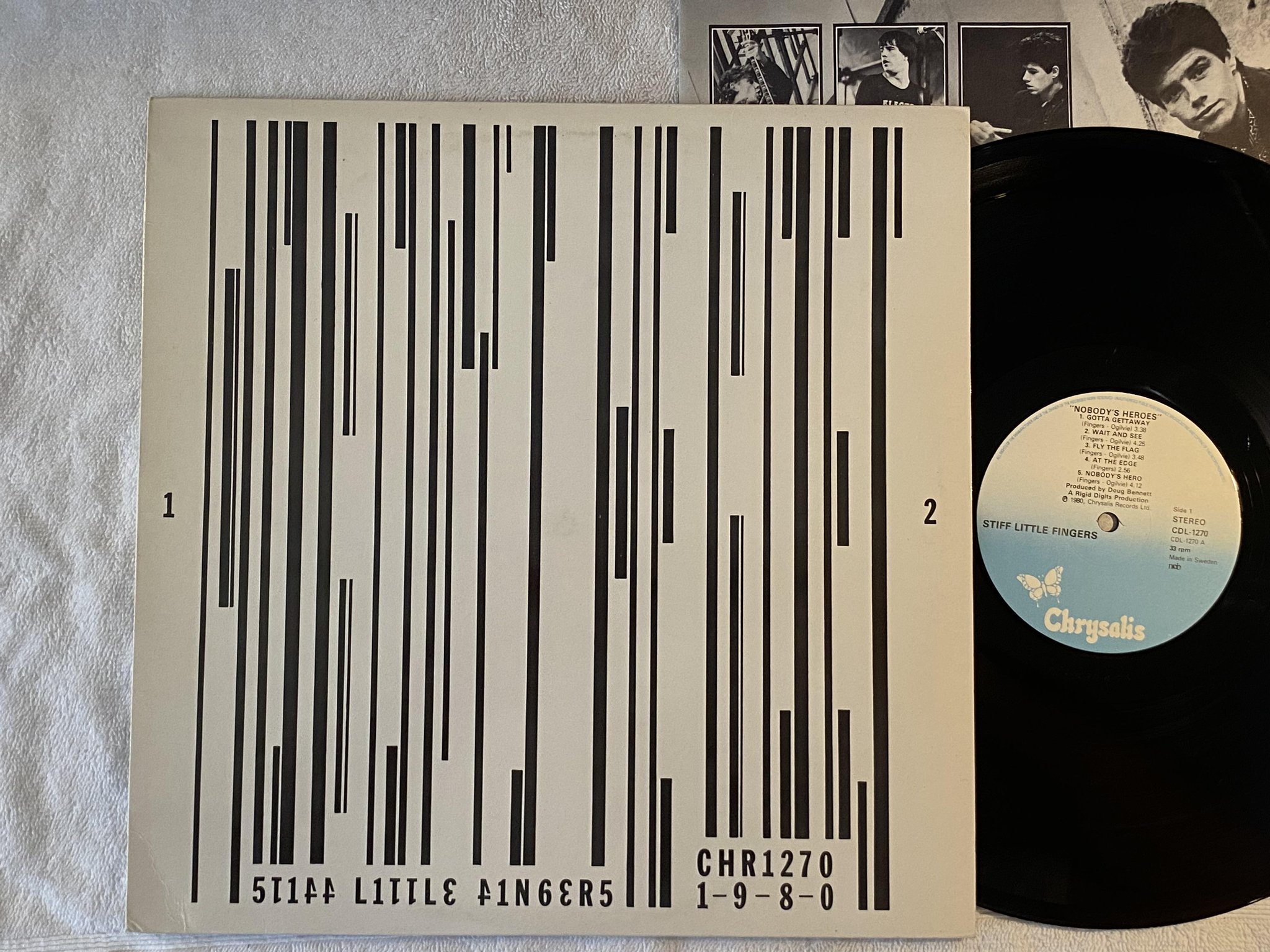 Omslagsbild för skivan STIFF LITTLE FINGERS nobody's heroes LP -80 Swe CHRYSALIS CDL 1270