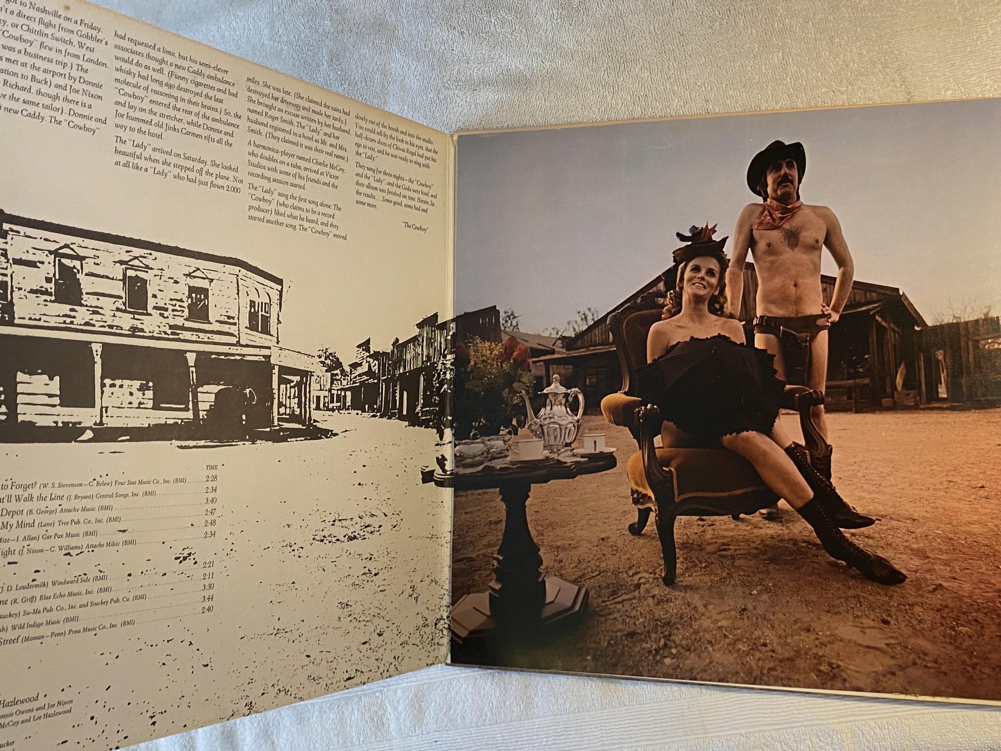 Omslagsbild för skivan LEE HAZLEWOOD & ANN MARGRET the cowboy and the lady LP -69 US LHI S-12007