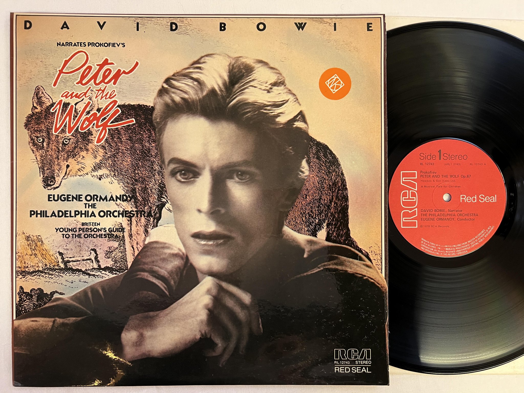 Omslagsbild för skivan DAVID BOWIE (Narrator)  Peter & the wolf LP -78 UK RCA RL 12743