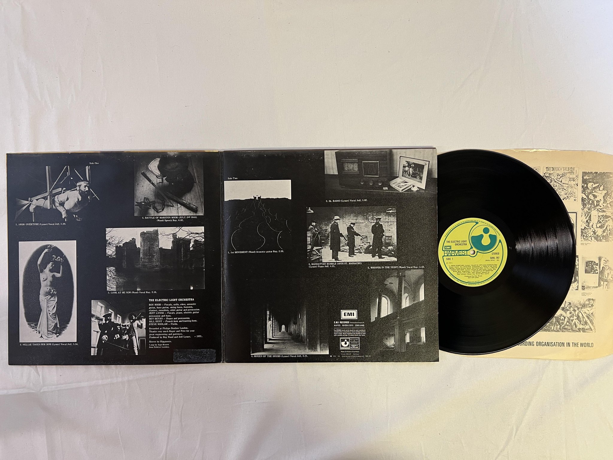 Omslagsbild för skivan THE ELECTRIC LIGHT ORCHESTRA s/t LP -71 UK HARVEST SHVL 797