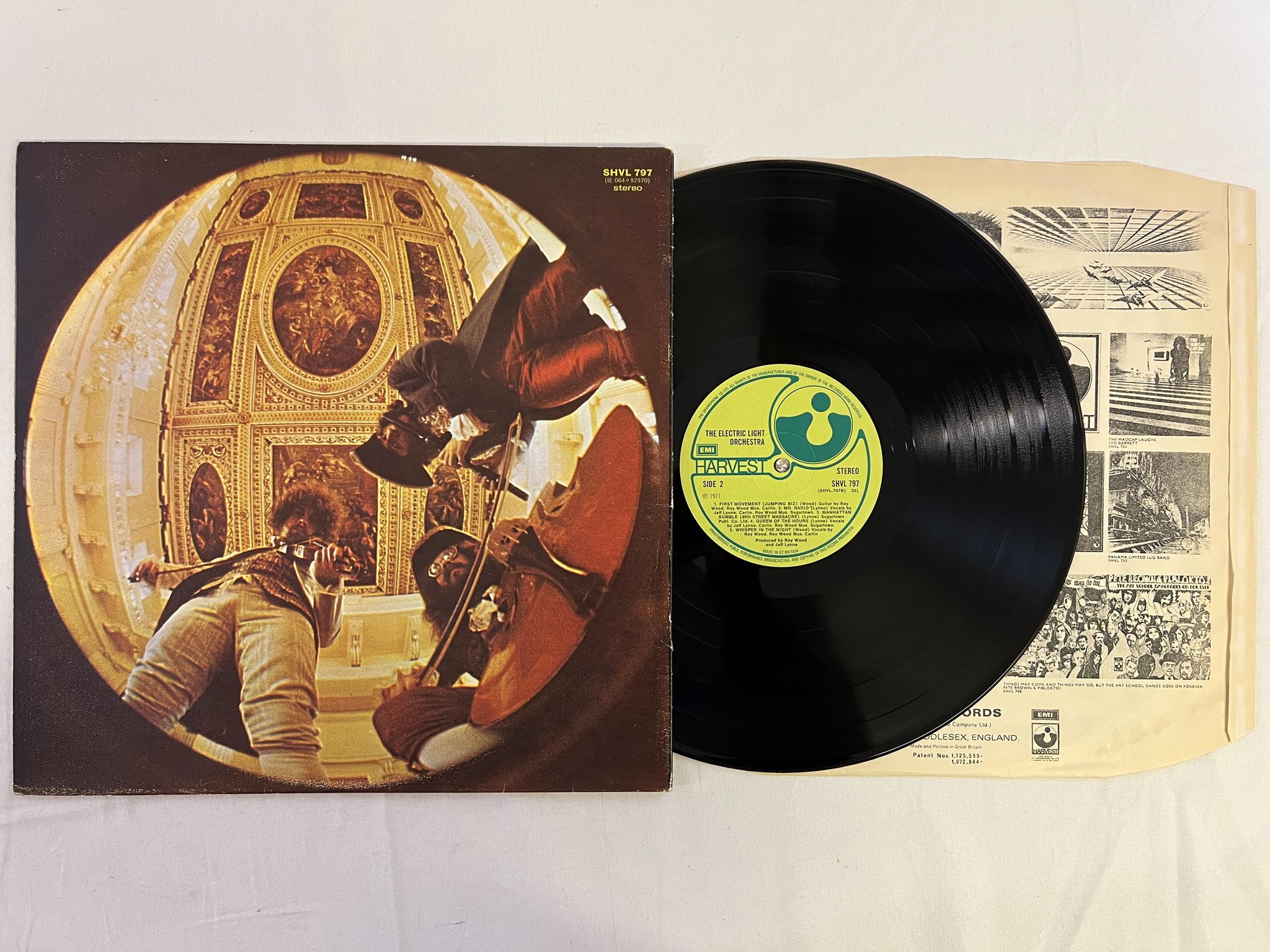 Omslagsbild för skivan THE ELECTRIC LIGHT ORCHESTRA s/t LP -71 UK HARVEST SHVL 797