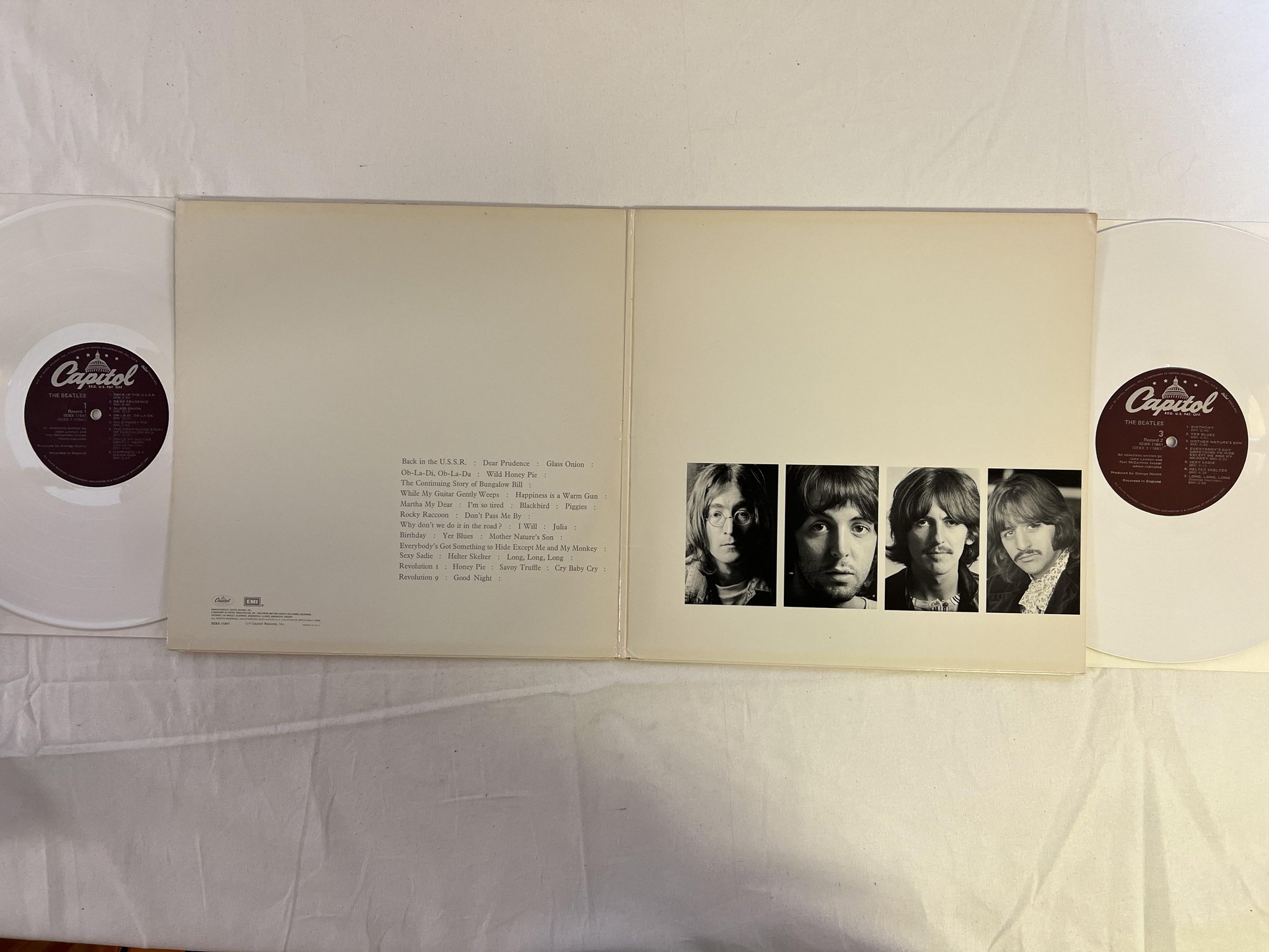 Omslagsbild för skivan THE BEATLES white album 2xLP -78 US CAPITOL SEBX-11841 white color