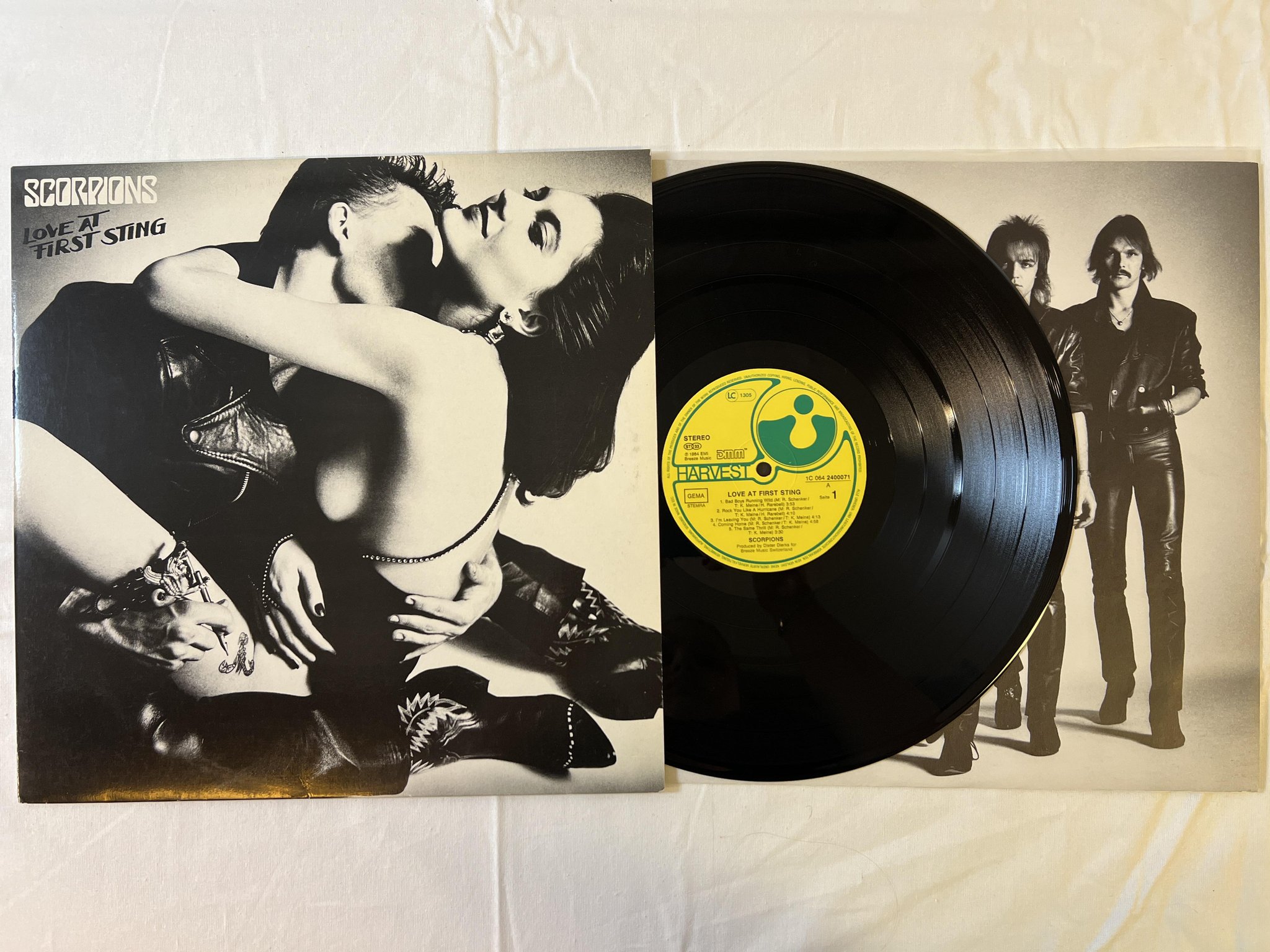 Omslagsbild för skivan SCORPIONS love at first sting LP -84 EEC HARVEST 1c 04 2400071