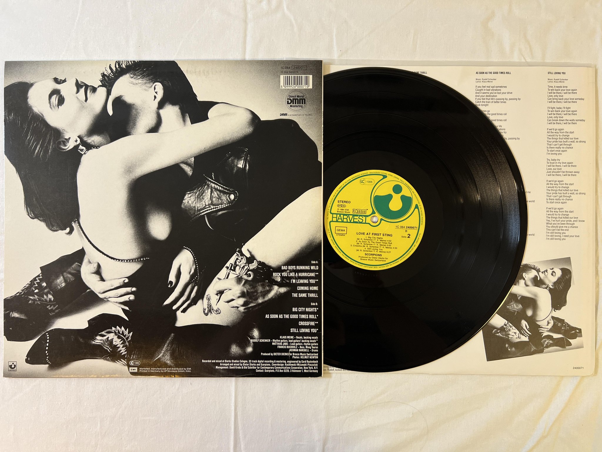 Omslagsbild för skivan SCORPIONS love at first sting LP -84 EEC HARVEST 1c 04 2400071
