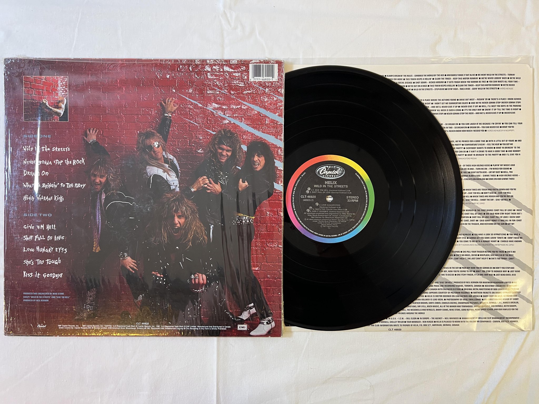 Omslagsbild för skivan HELIX wild in the streets LP -87 Can CAPITOL CLT 46920