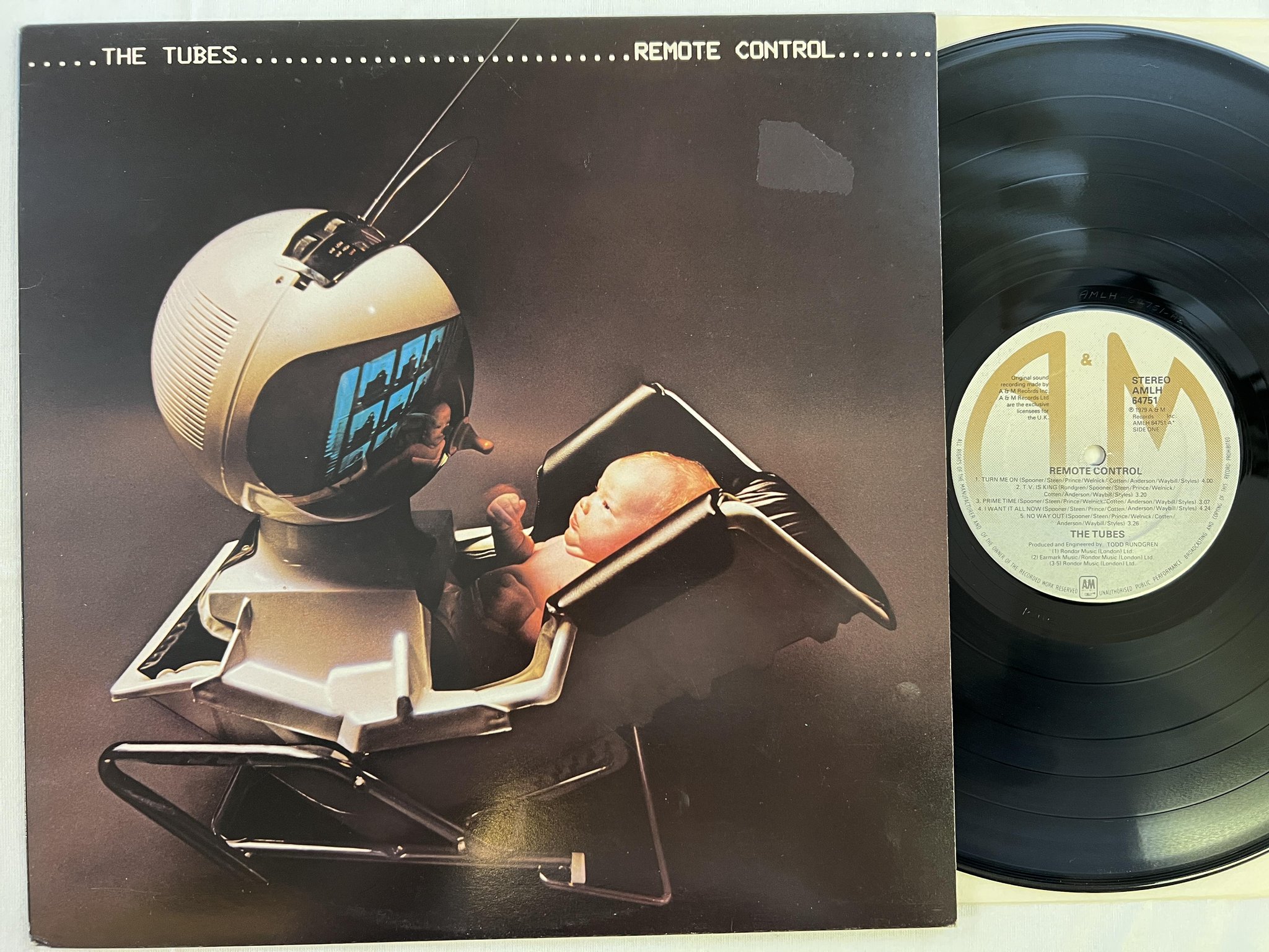 Omslagsbild för skivan THE TUBES remote control LP -79 A&M AMLH 64751
