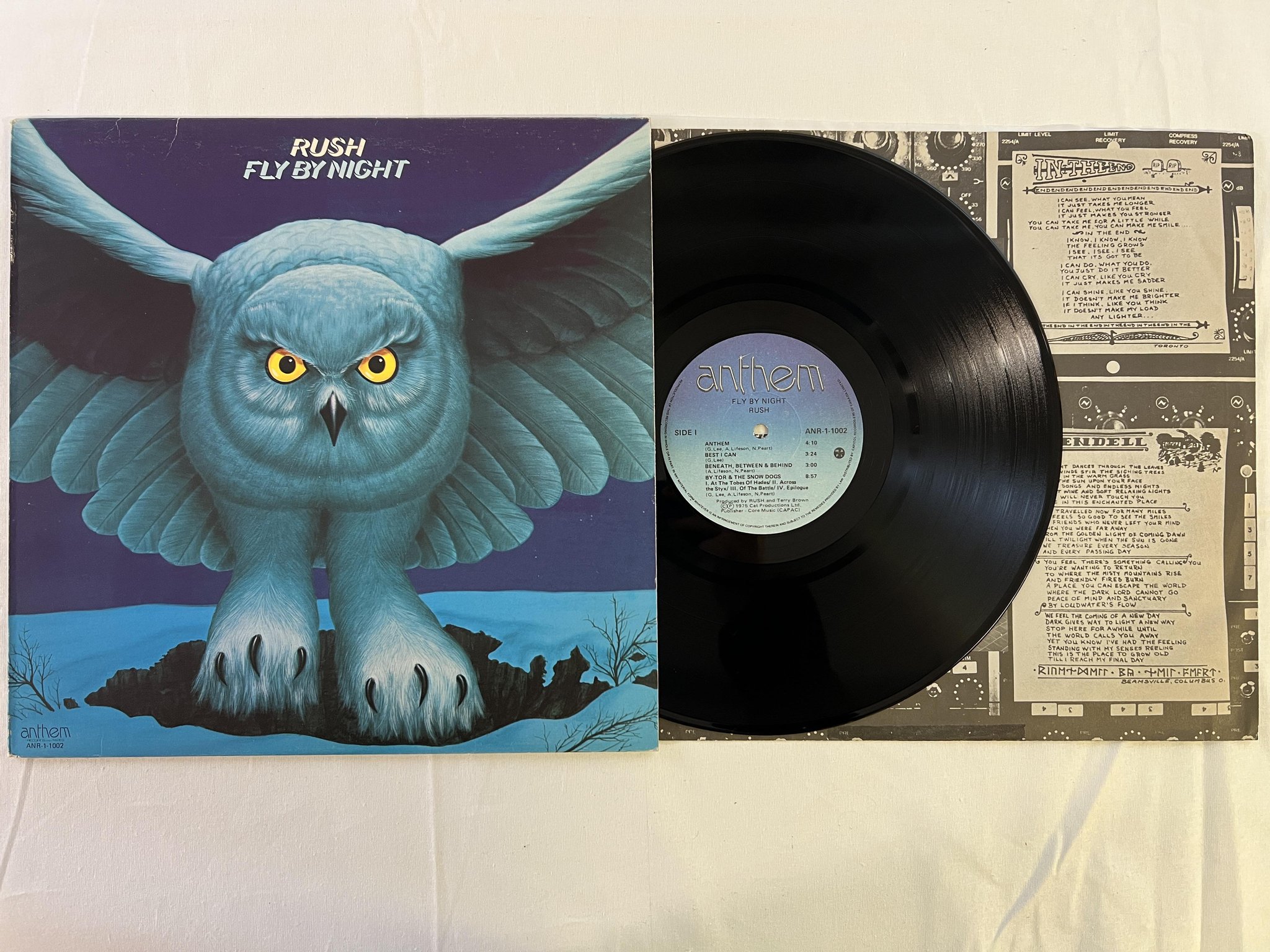 Omslagsbild för skivan RUSH Fly By Night LP re CAN ANTHEM ANR-1-1002