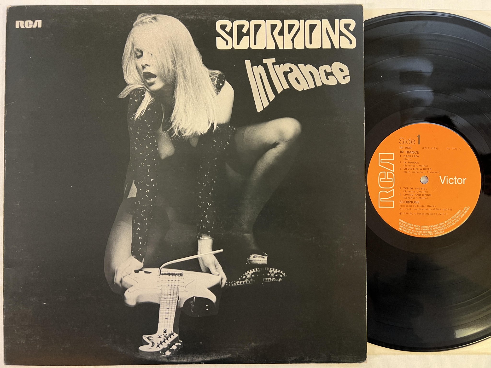 Omslagsbild för skivan SCORPIONS in trance LP -75 UK RCA RS 1039 