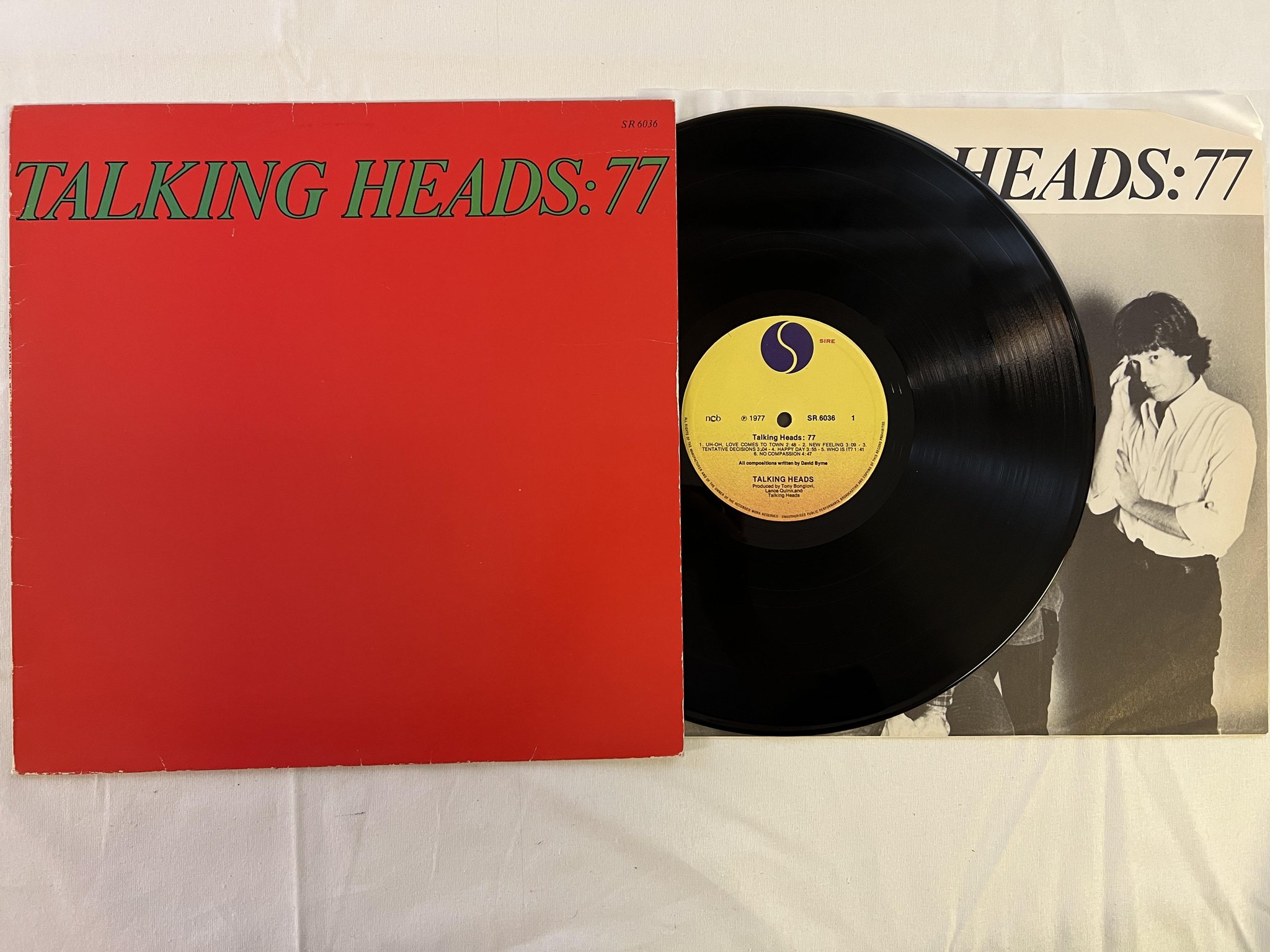 Omslagsbild för skivan TALKING HEADS 77 LP ncb SIRE SR 6036