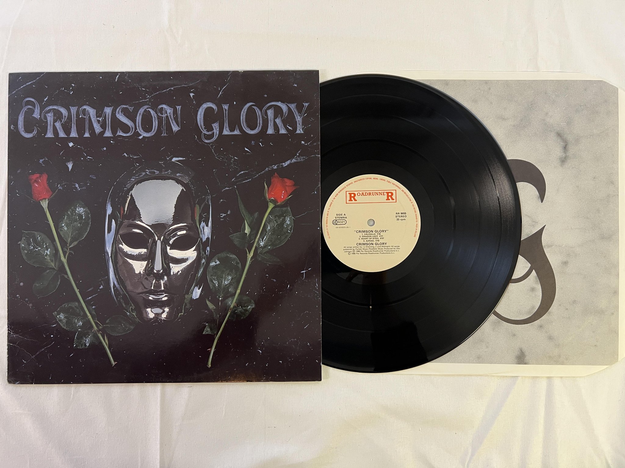 Omslagsbild för skivan CRIMSON GLORY s/t LP -86 ROADRUNNER RR 9655