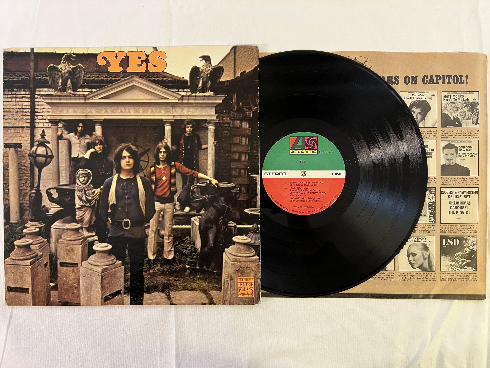 Omslagsbild för skivan YES s/t LP US ATLANTIC SD 8243