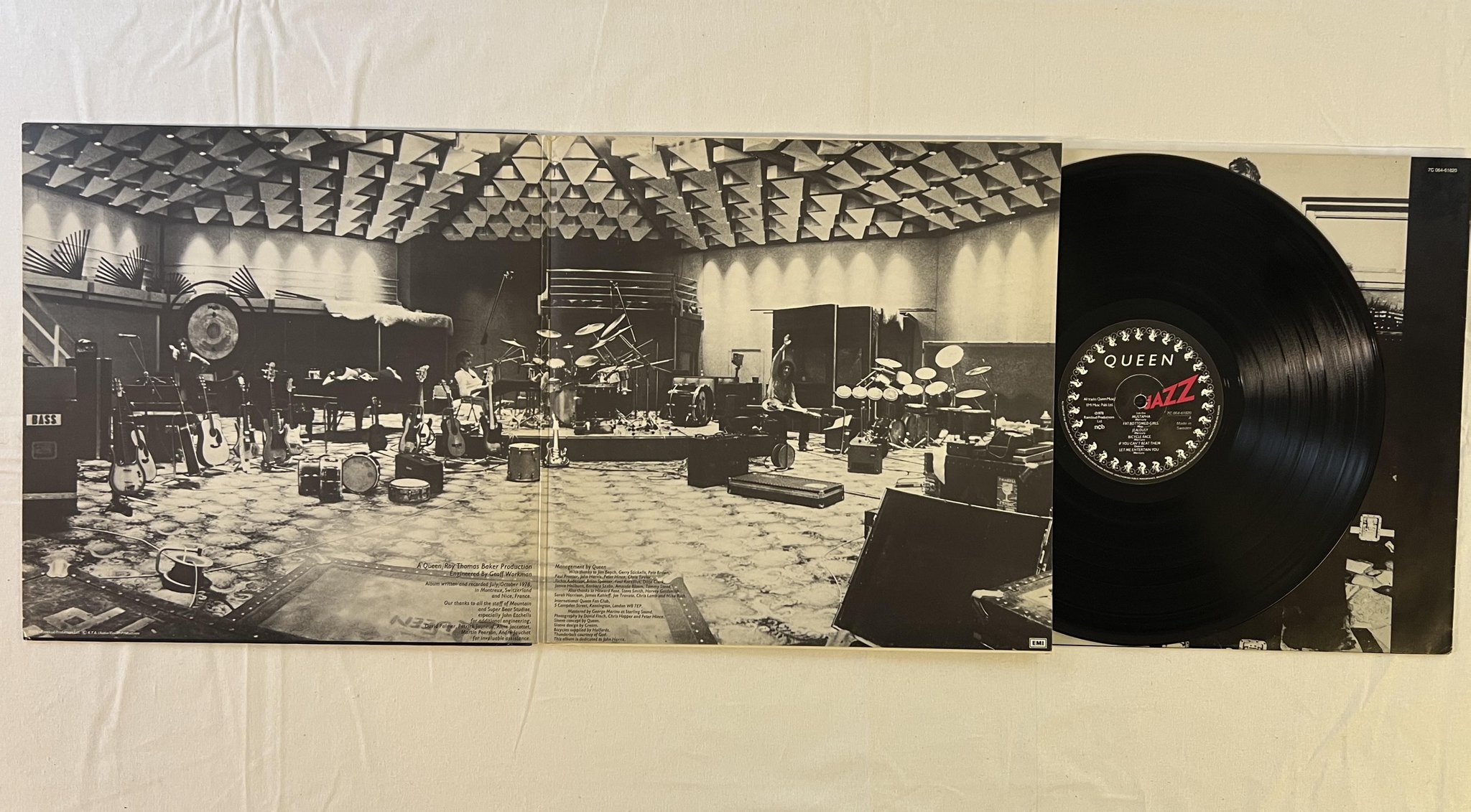 Omslagsbild för skivan QUEEN jazz LP -78 ncb EMI 7C 064-61820