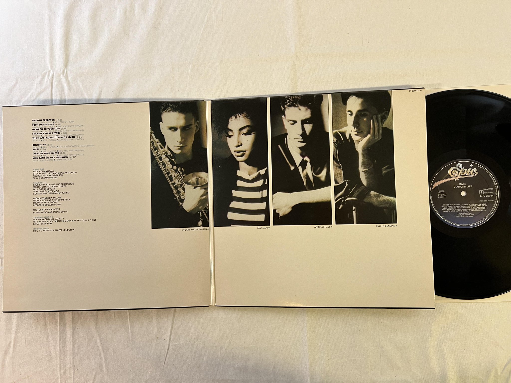 Omslagsbild för skivan SADE diamond life LP -84 Hol EPIC EPC 26044