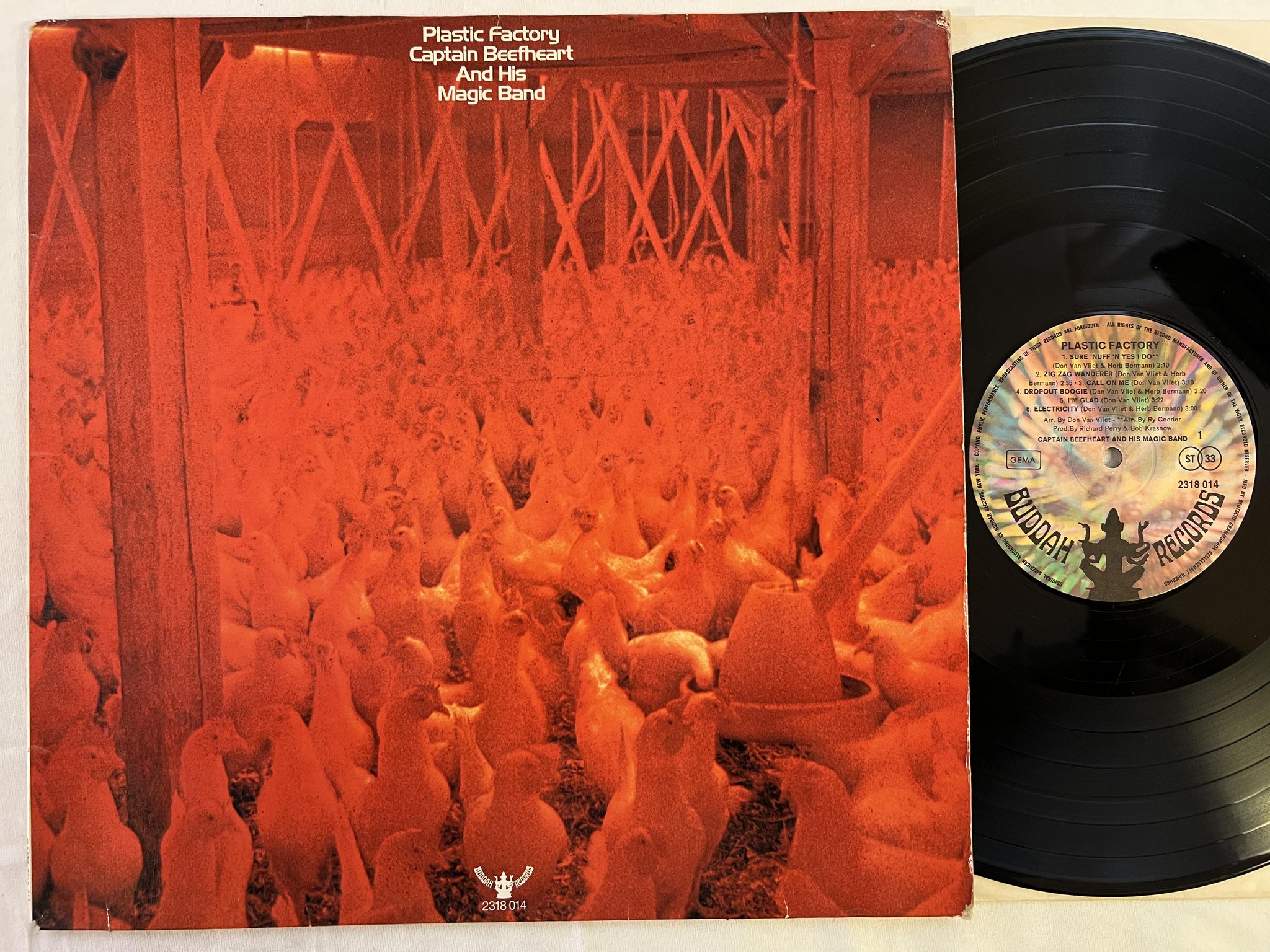 Omslagsbild för skivan CAPTAIN BEEFHEART Plastic Factory LP re -70 Ger BUDDAH 2318 014