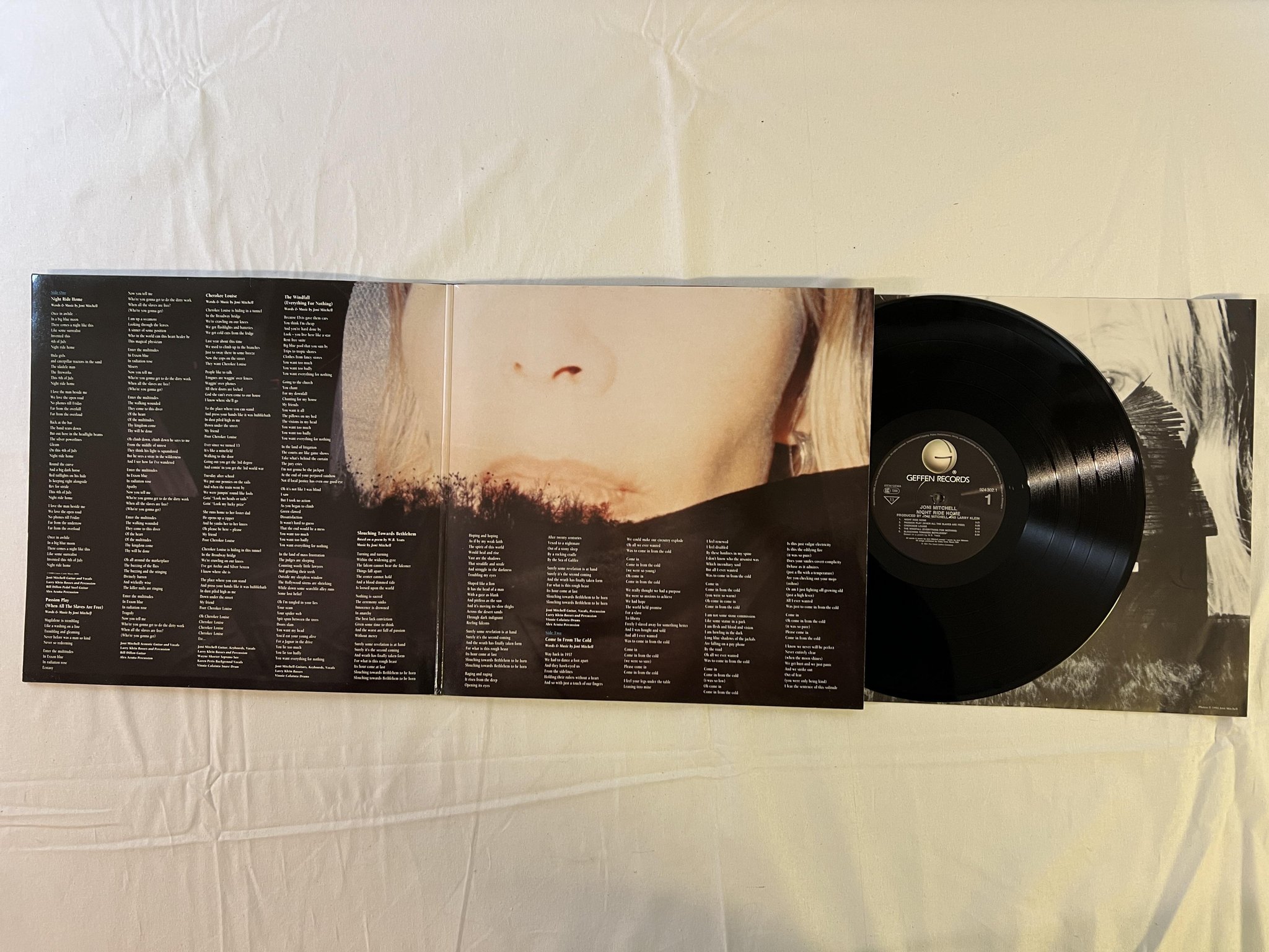 Omslagsbild för skivan JONI MITCHELL night ride home LP -91 Ger GEFFEN 9243021