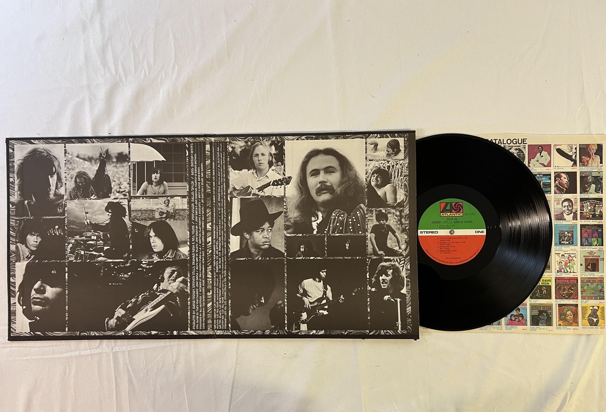 Omslagsbild för skivan CROSBY, STILLS, NASH & YOUNG deja vu LP -70 US ATLANTIC SD 7200
