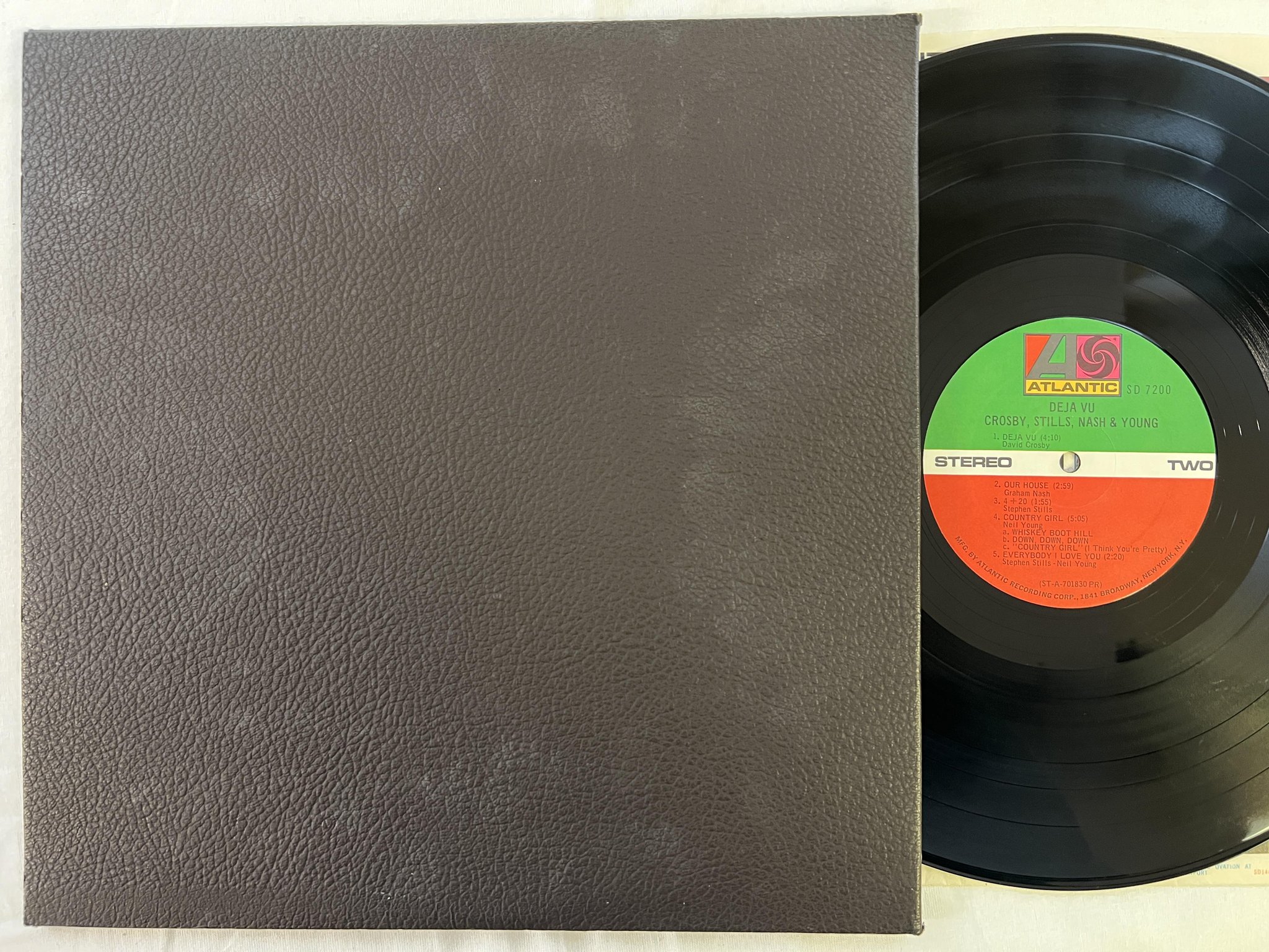 Omslagsbild för skivan CROSBY, STILLS, NASH & YOUNG deja vu LP -70 US ATLANTIC SD 7200