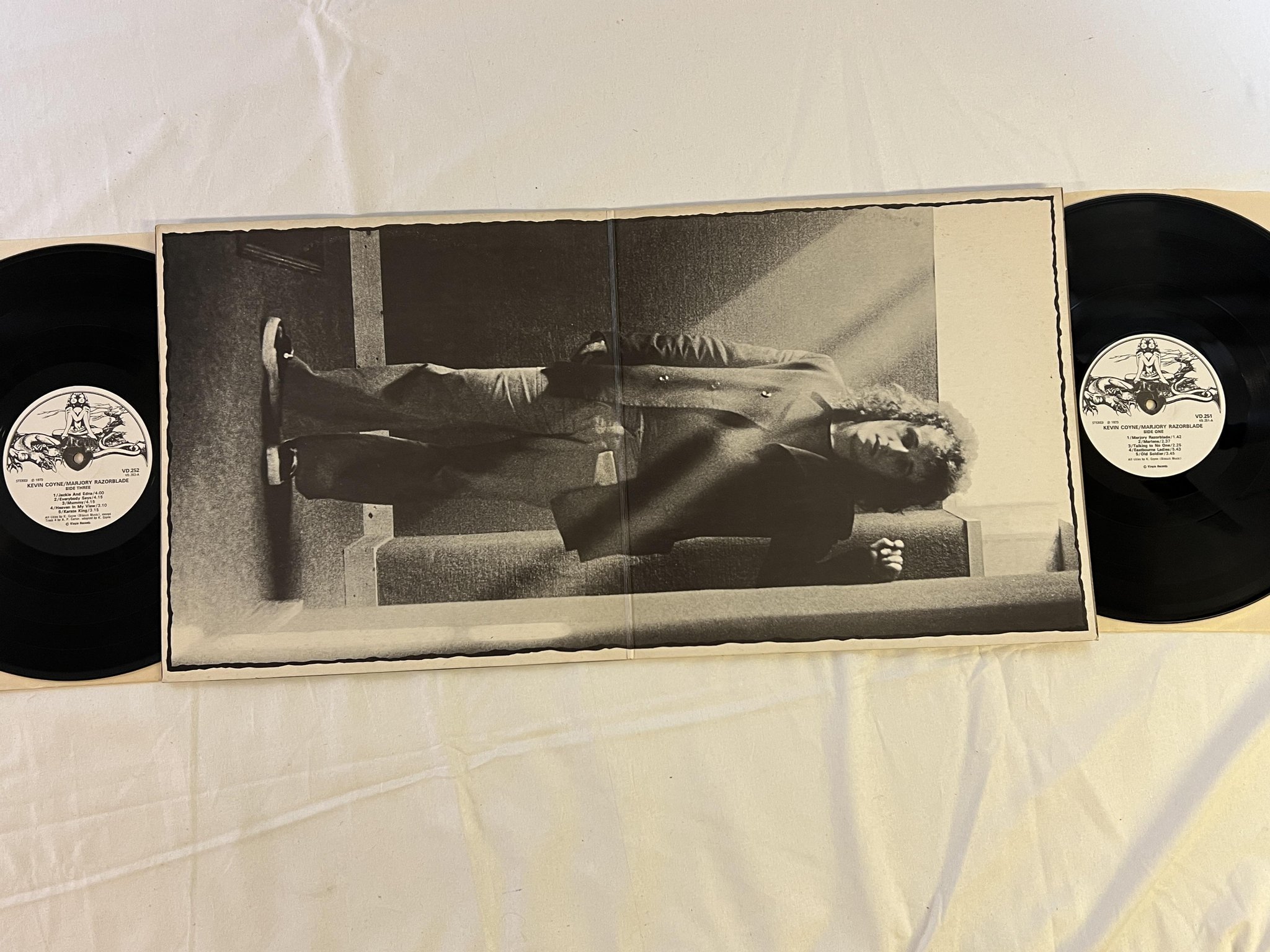Omslagsbild för skivan KEVIN COYNE marjory razorblade 2xLP -73 UK VIRGIN VD2501