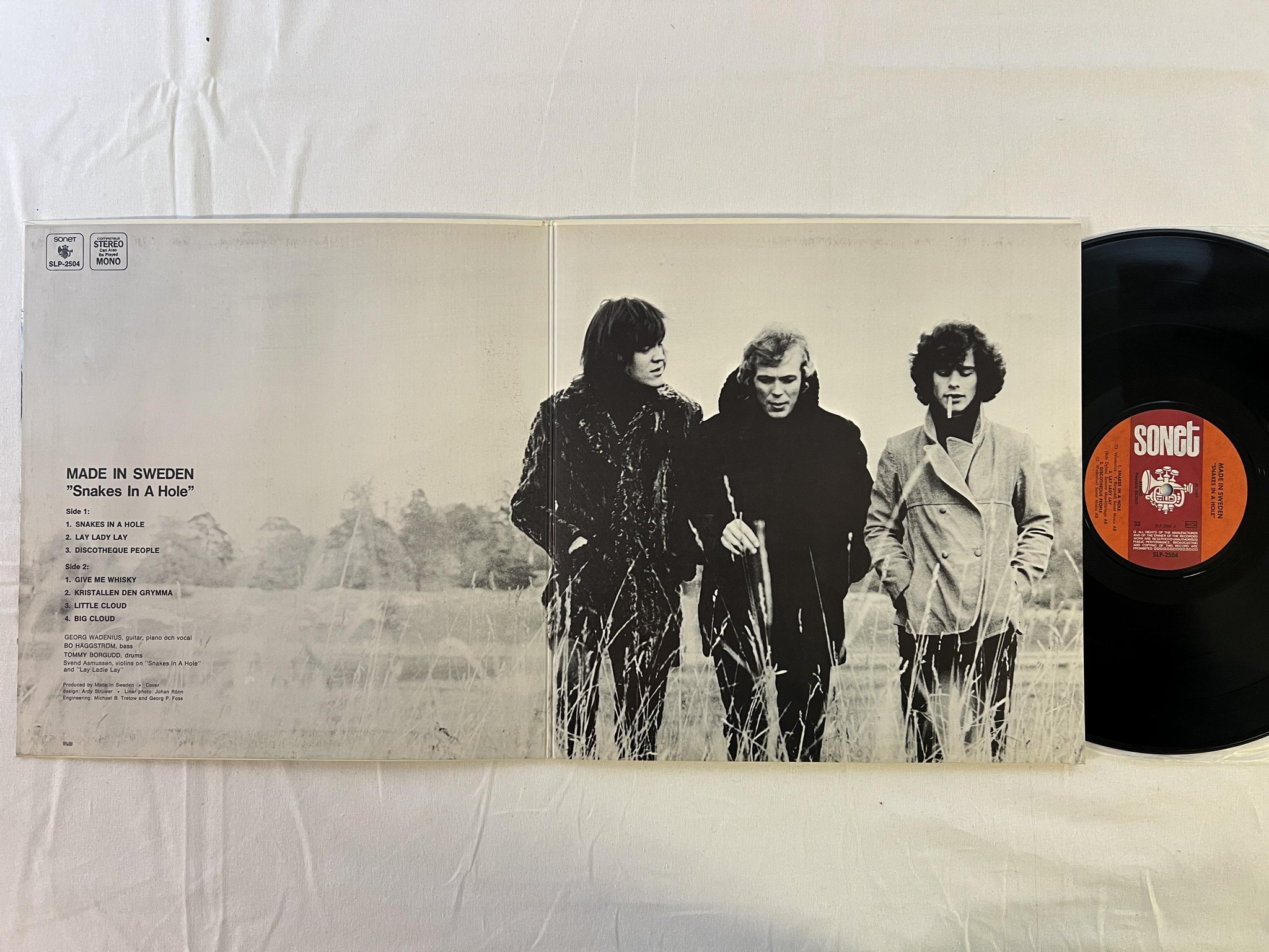 Omslagsbild för skivan MADE IN SWEDEN snakes in a hole LP -69 Swe SONET  SLP-2504  Ardy Strüwer artwork