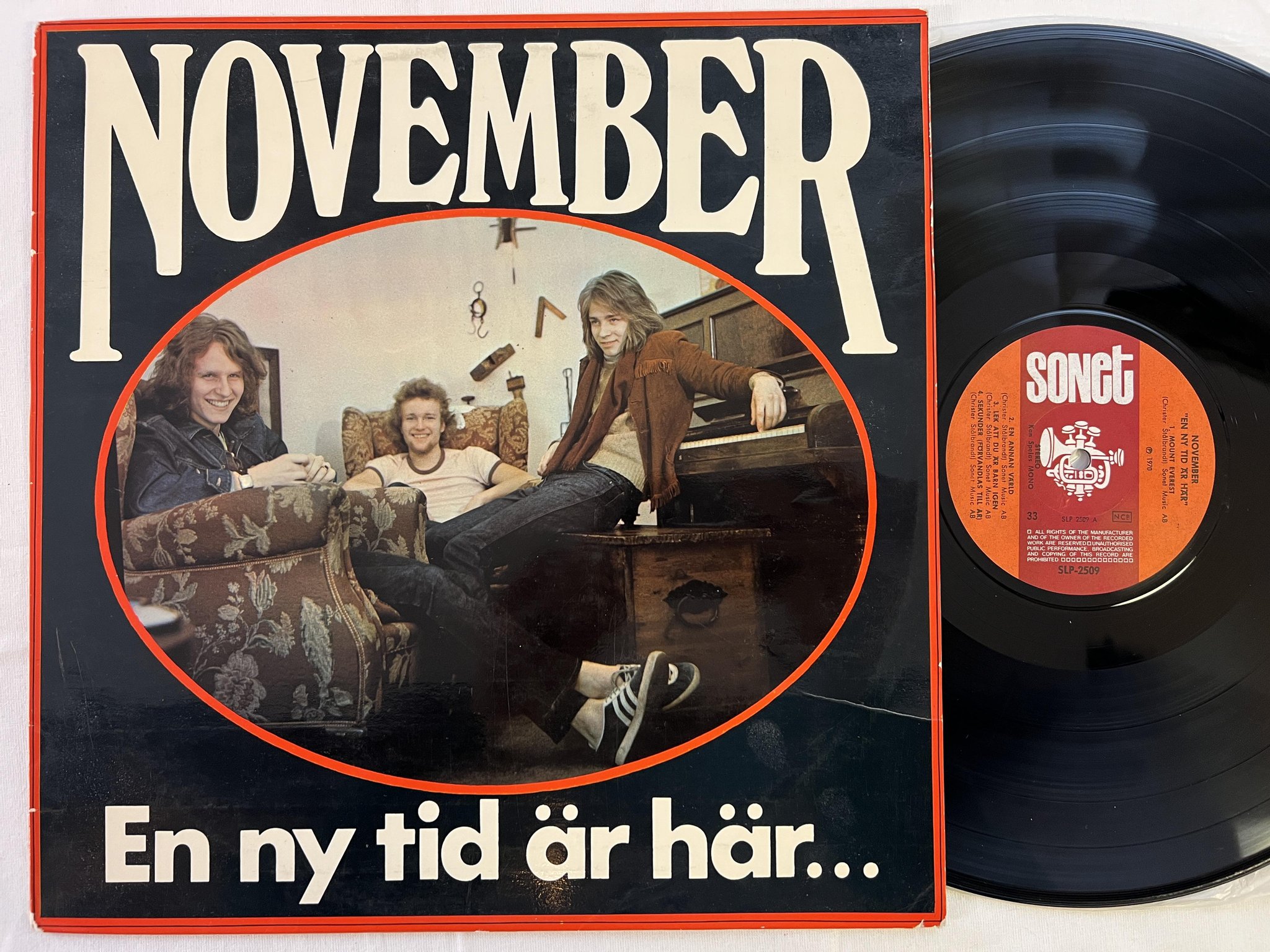 Omslagsbild för skivan NOVEMBER en ny tid är här LP -70 Swe SONET SLP 2509