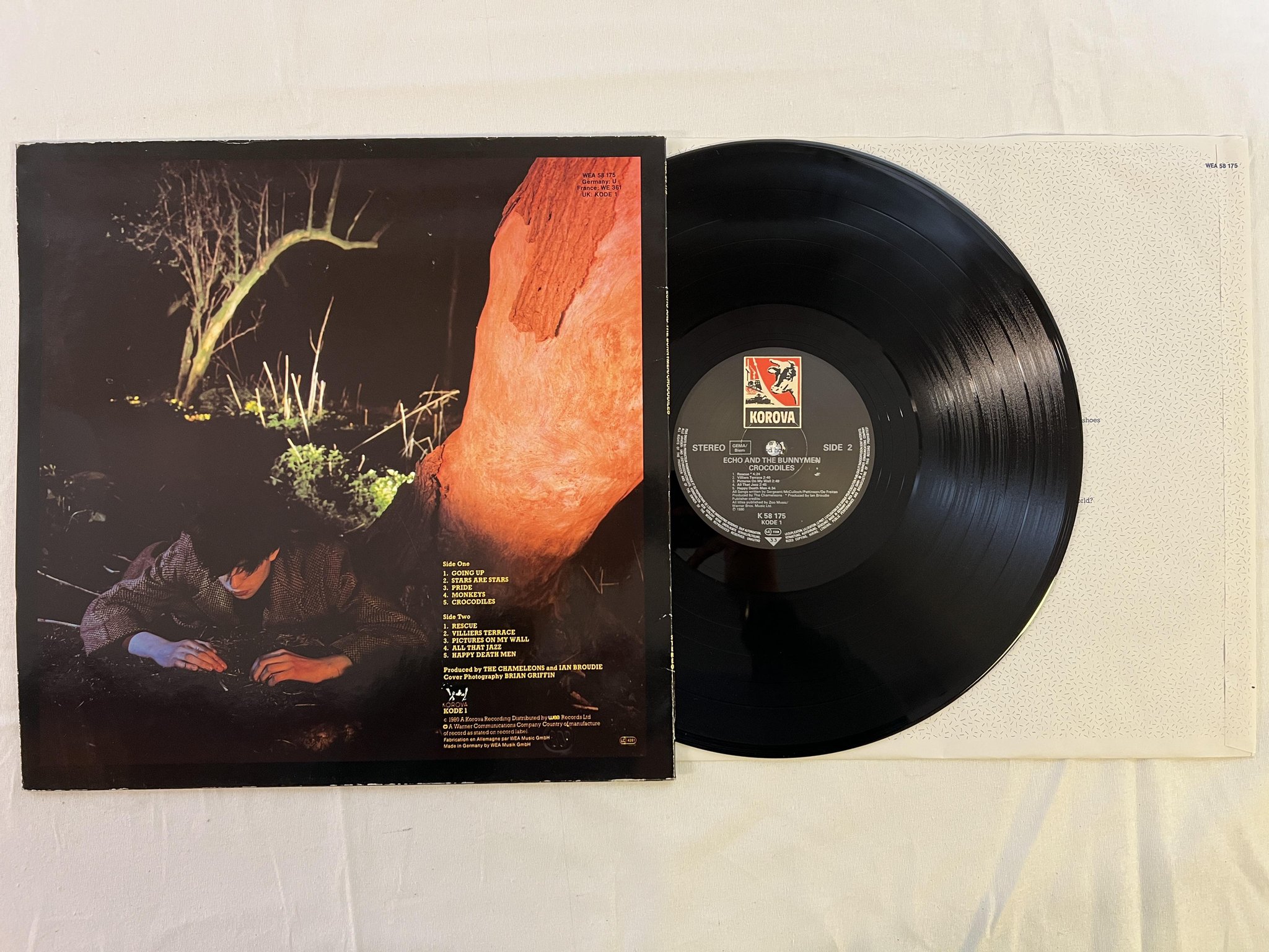 Omslagsbild för skivan ECHO AND THE BUNNYMEN crocodiles LP -80 Ger KOROVA K 58 175