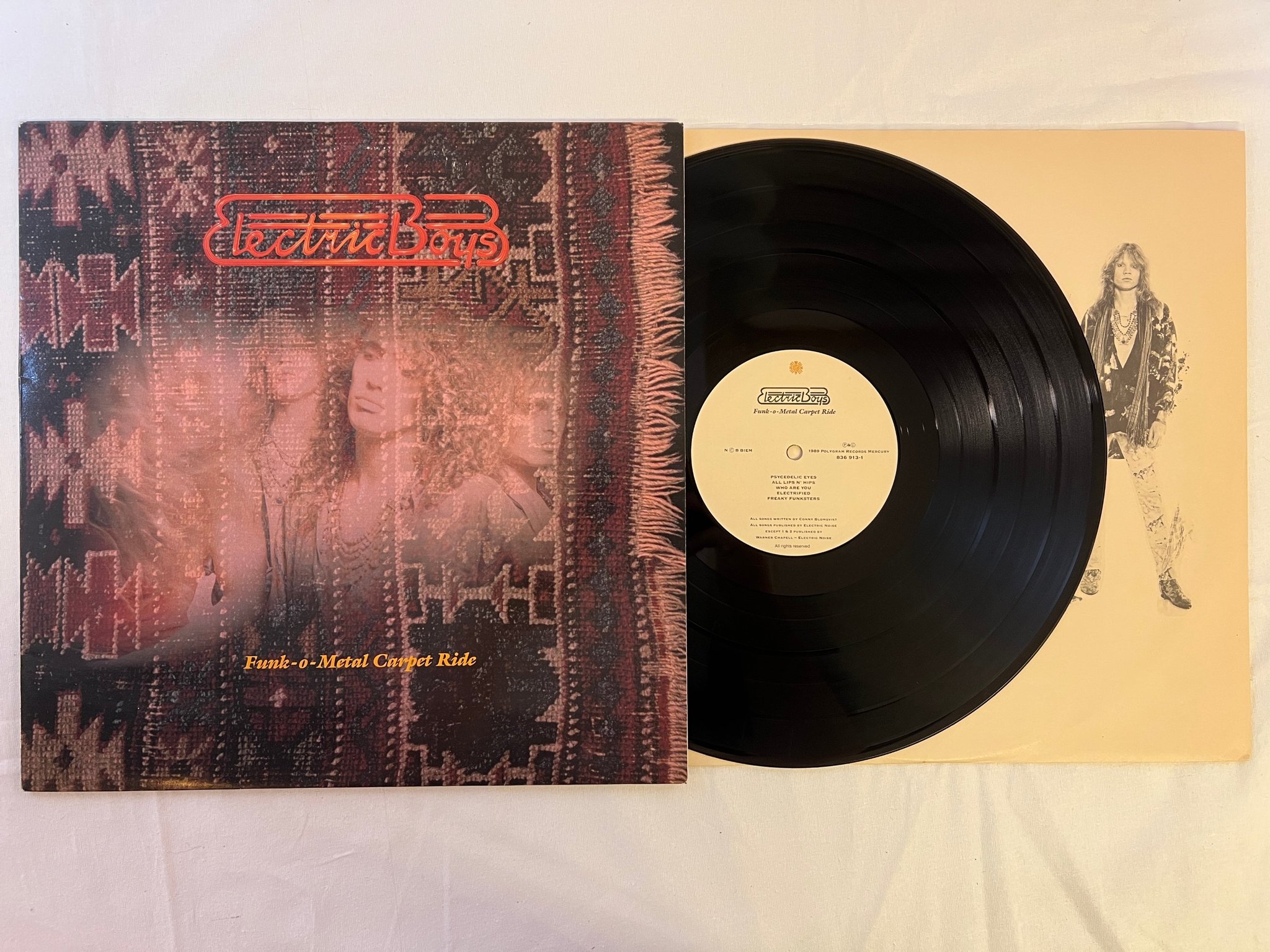 Omslagsbild för skivan ELECTRIC BOYS funk-o-mental carpet ride LP -89 POLYGRAM 836913-1