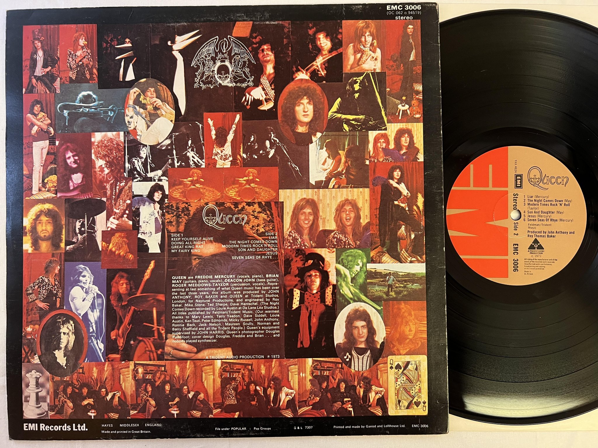 Omslagsbild för skivan QUEEN s/t LP -73 UK EMI EMC 3006